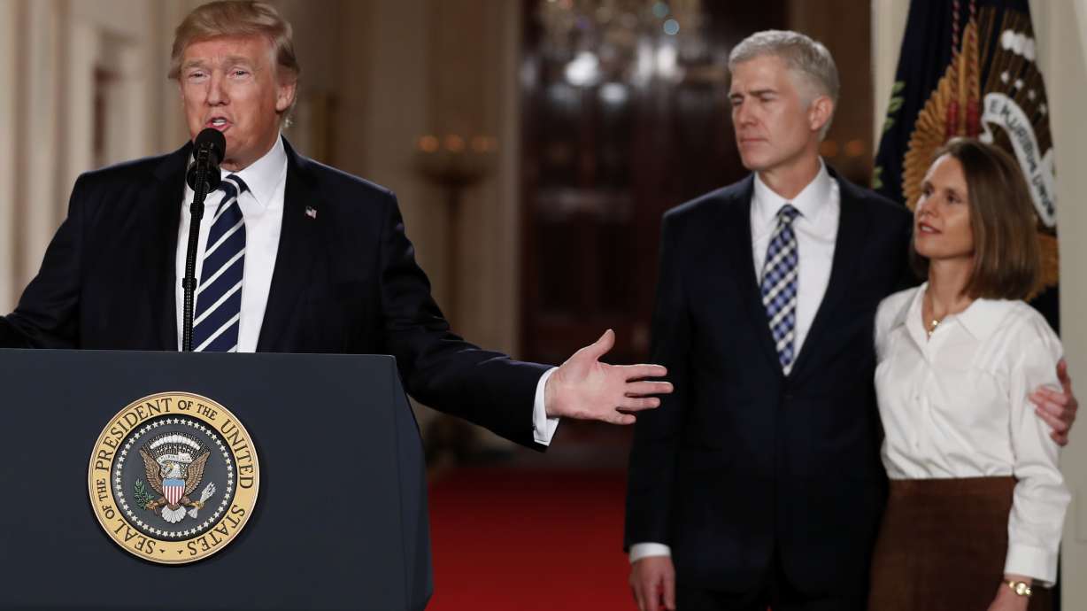 Trump orchestrates a "Supreme" show at a critical time