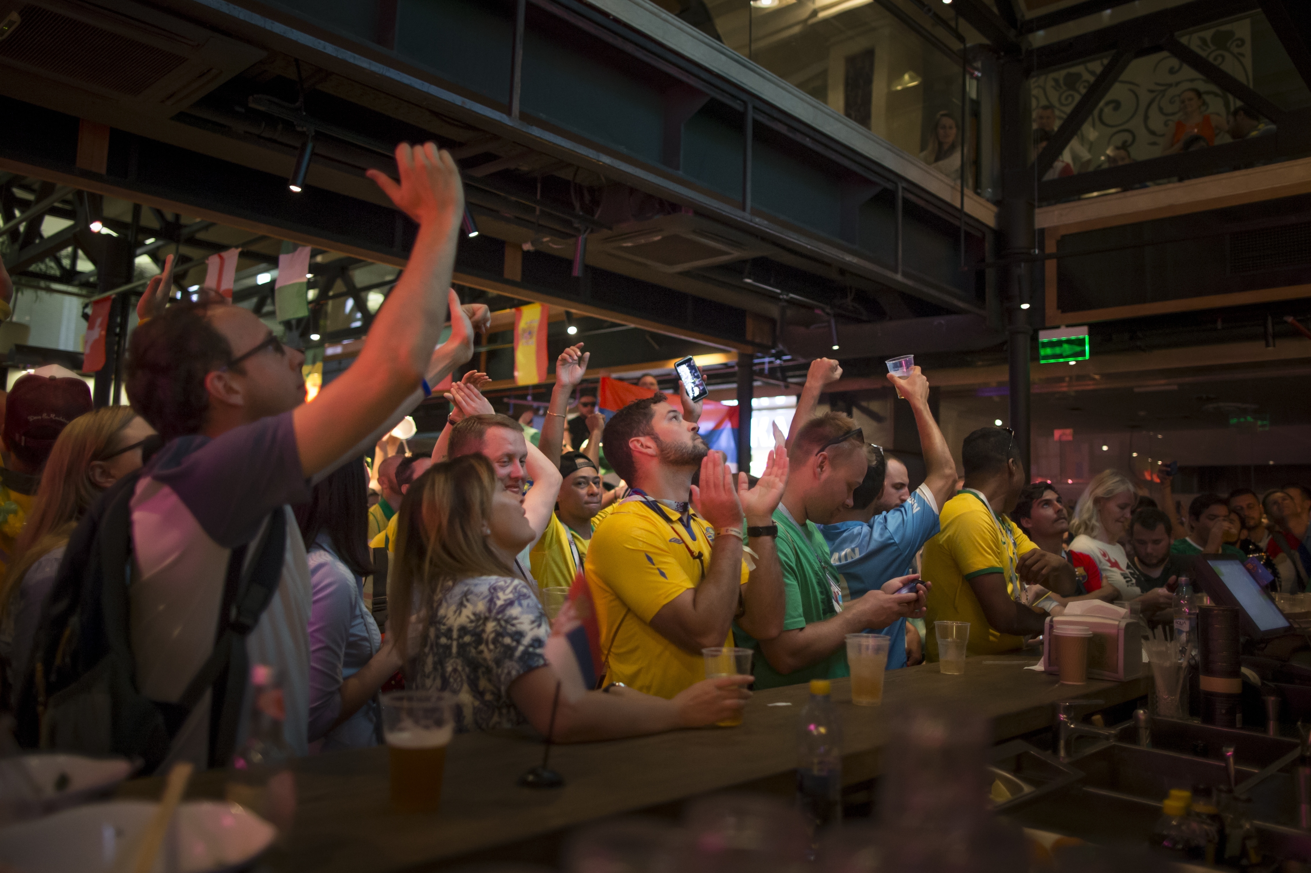 Crowds in Moscow make Qatar rethink 2022 World Cup plans