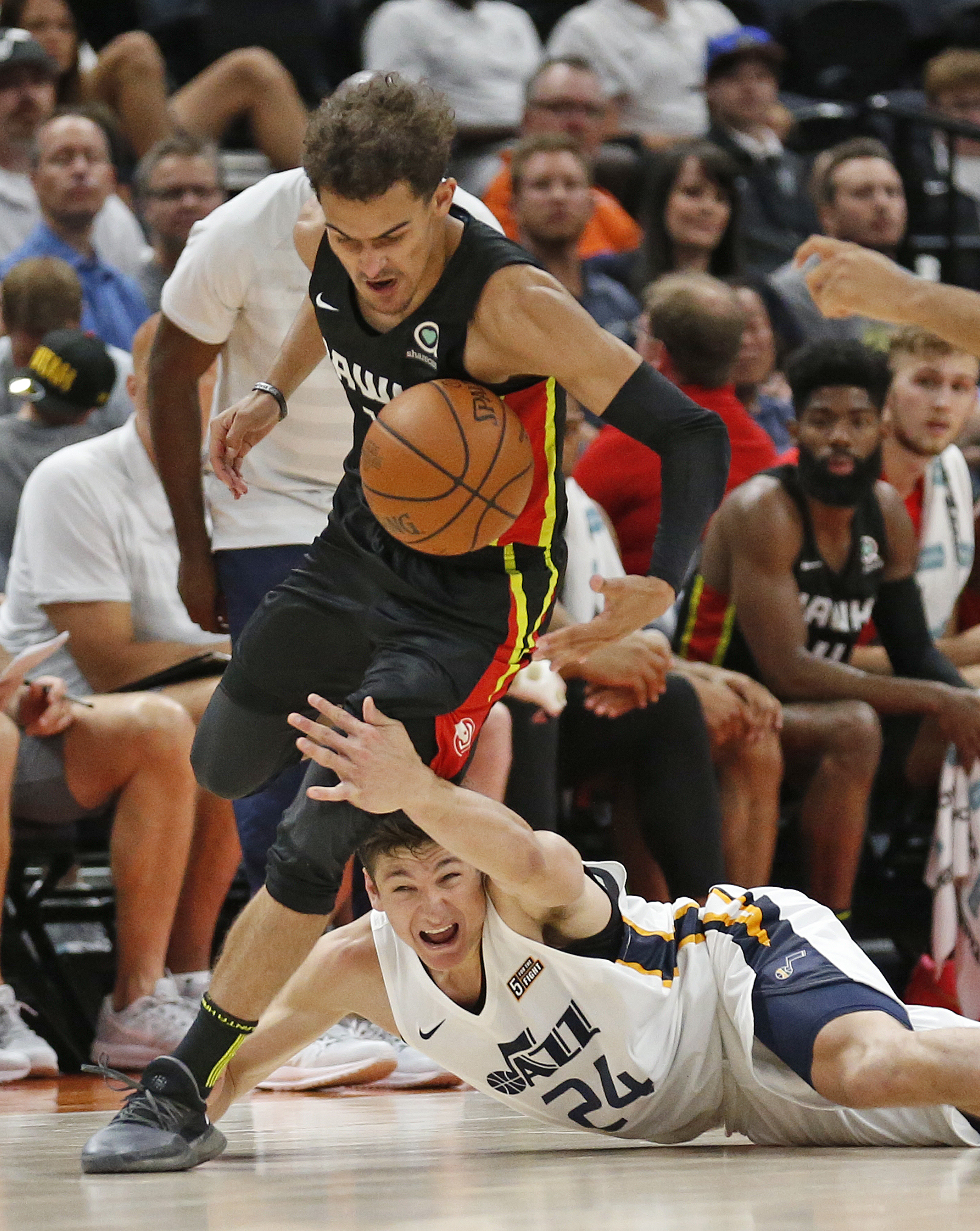 Atlanta's Young finally gets shot going in summer league win