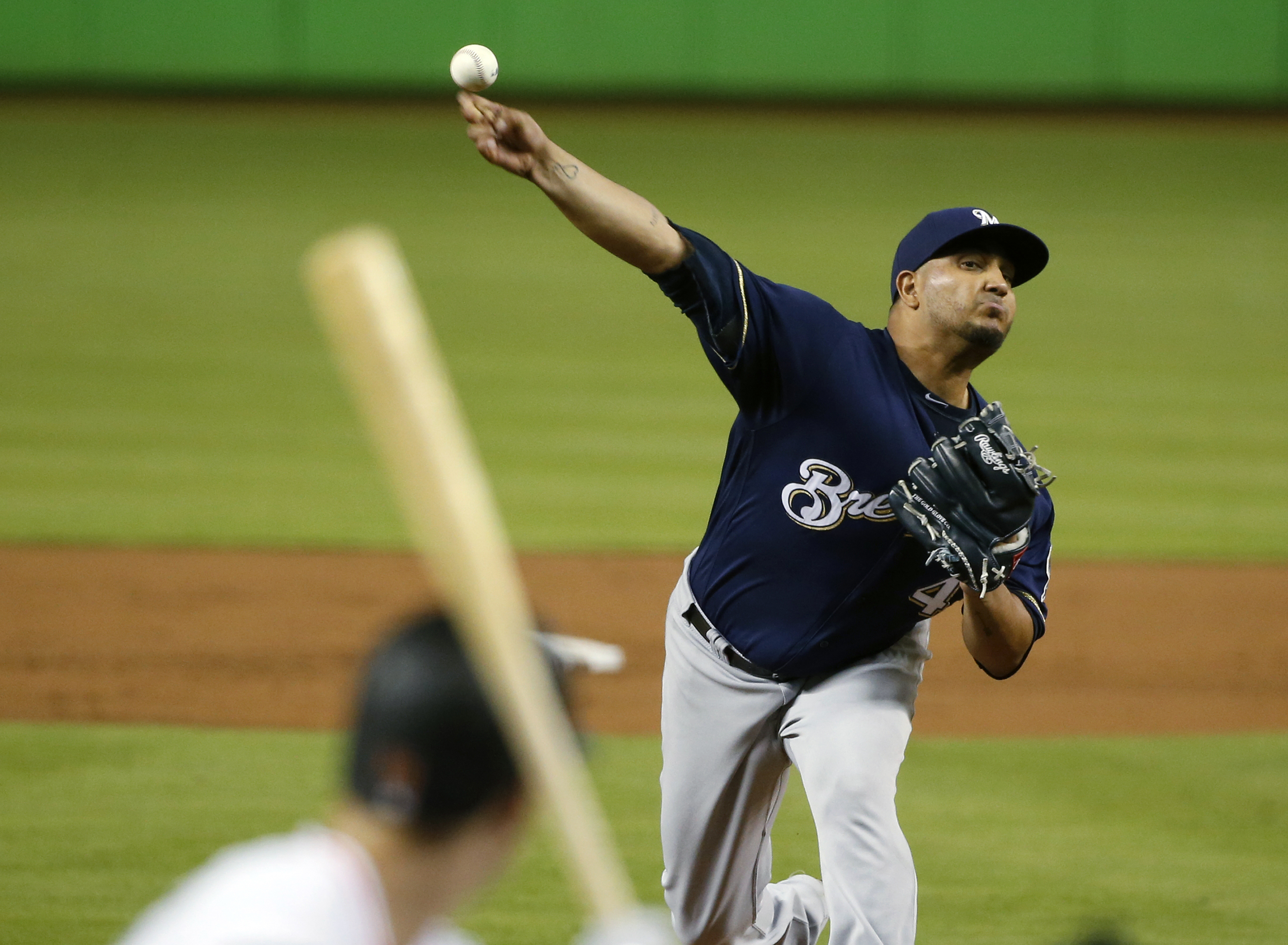 Yelich's 3 hits, 4 RBIs lead Brewers over Marlins 8-4