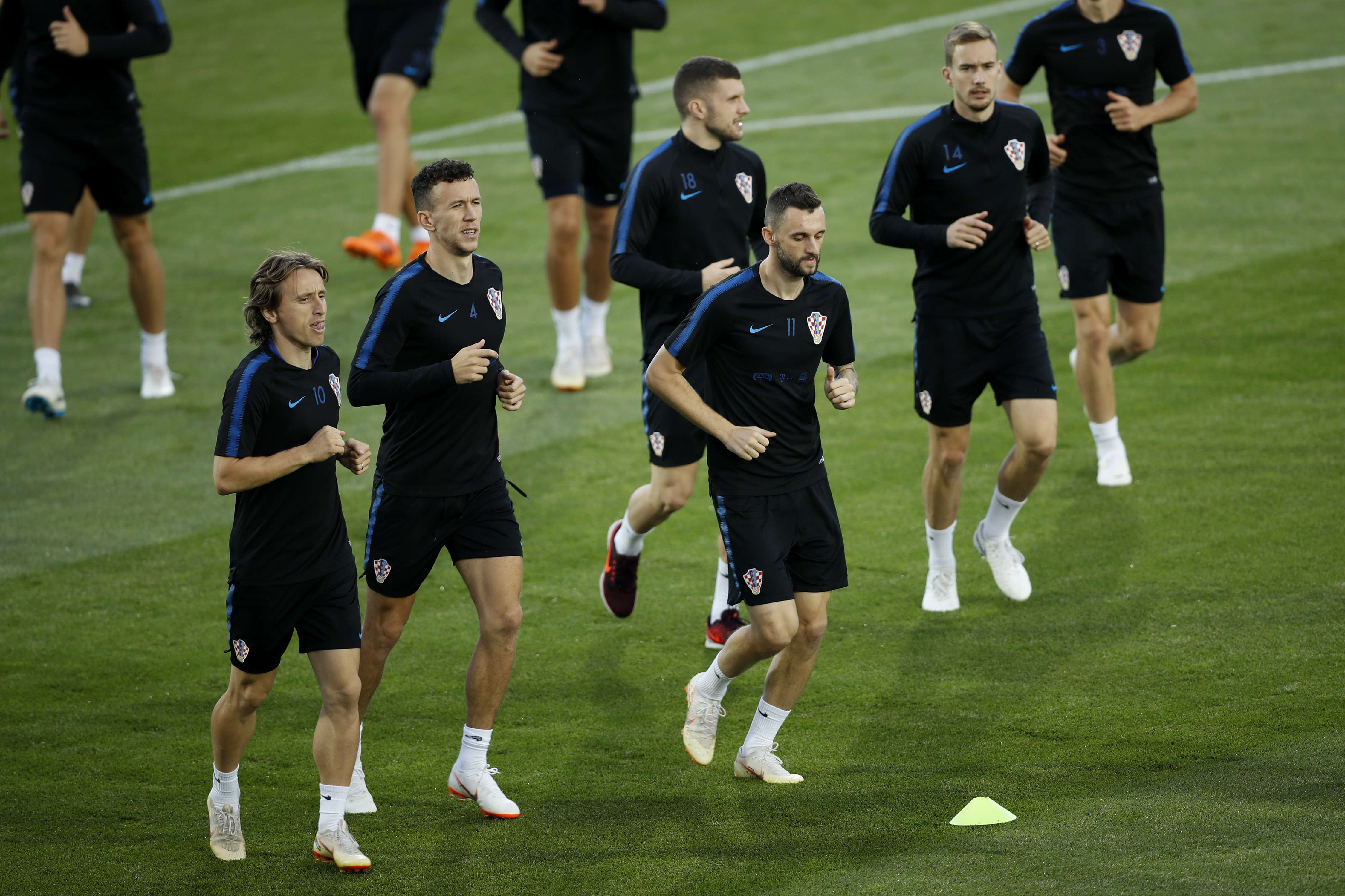 Croatia official allowed to watch semis despite conviction