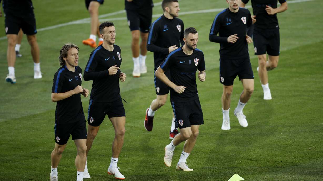 Croatia official allowed to watch semis despite conviction
