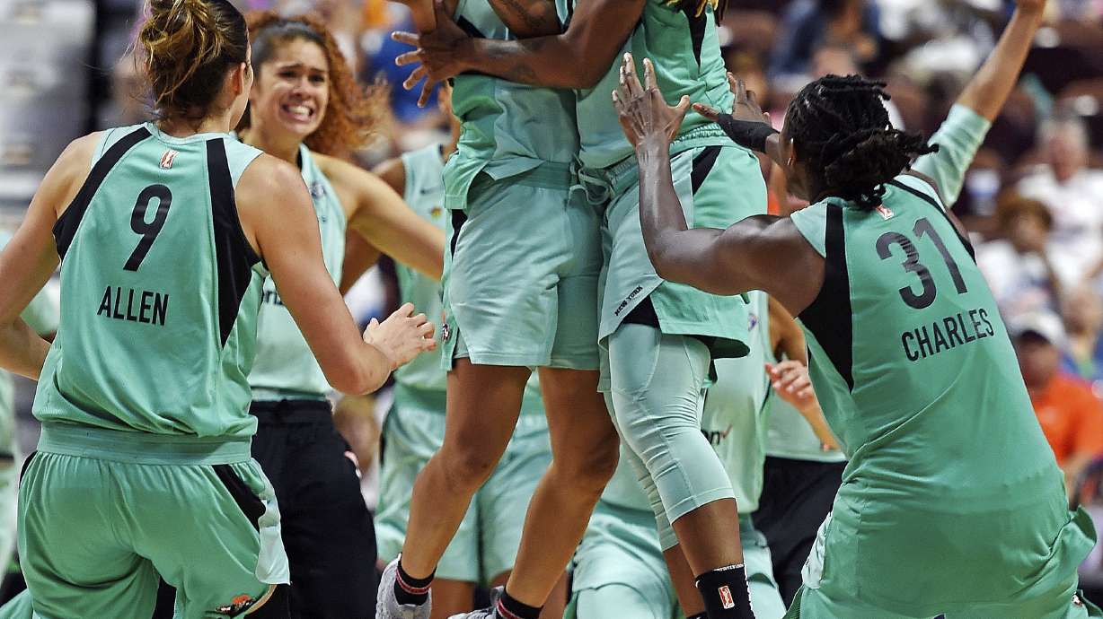 Shavonte Zellous hits 3 at buzzer, Liberty beat Sun 79-76