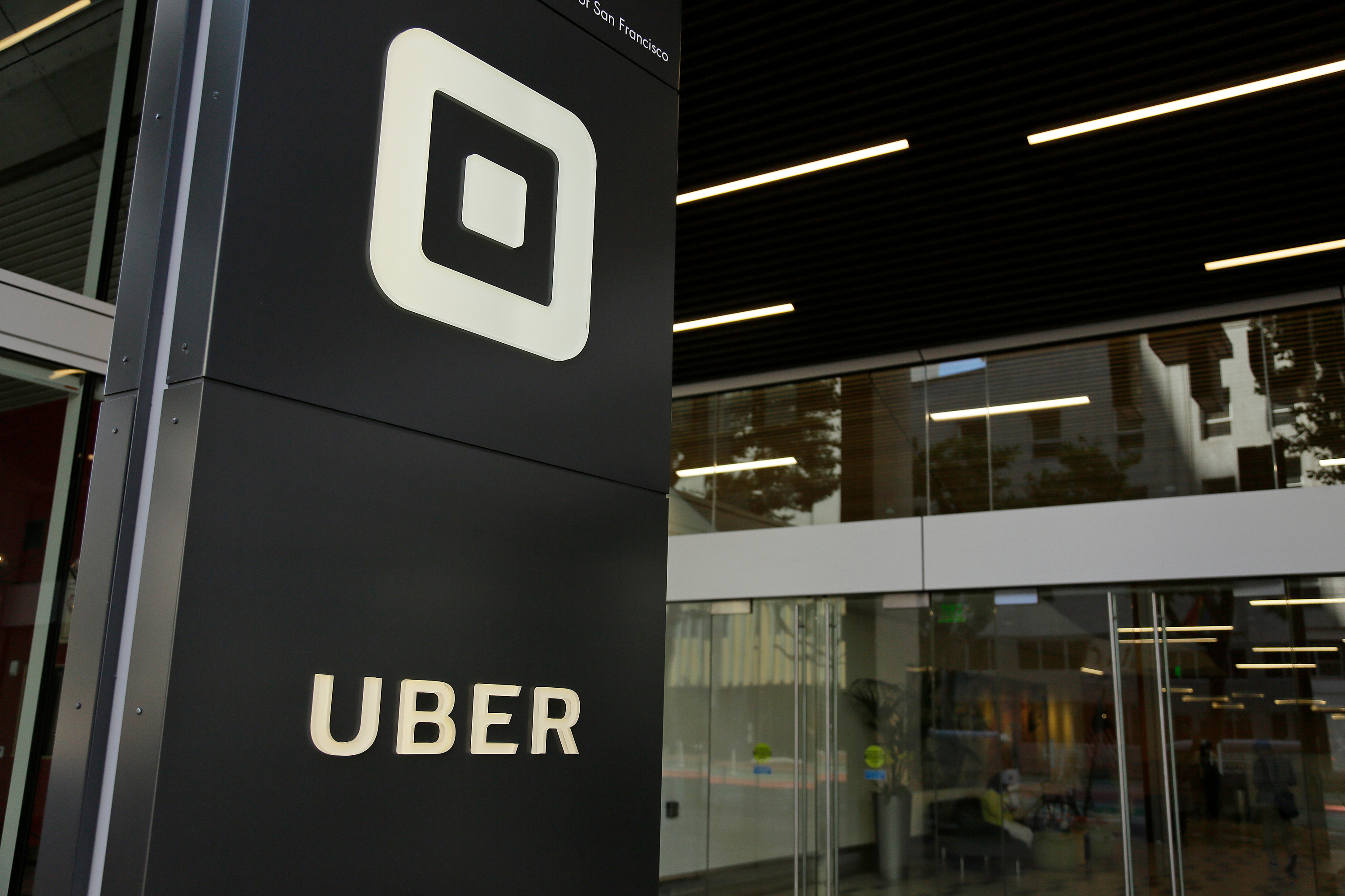 Uber to give Czech authorities details for tax purposes