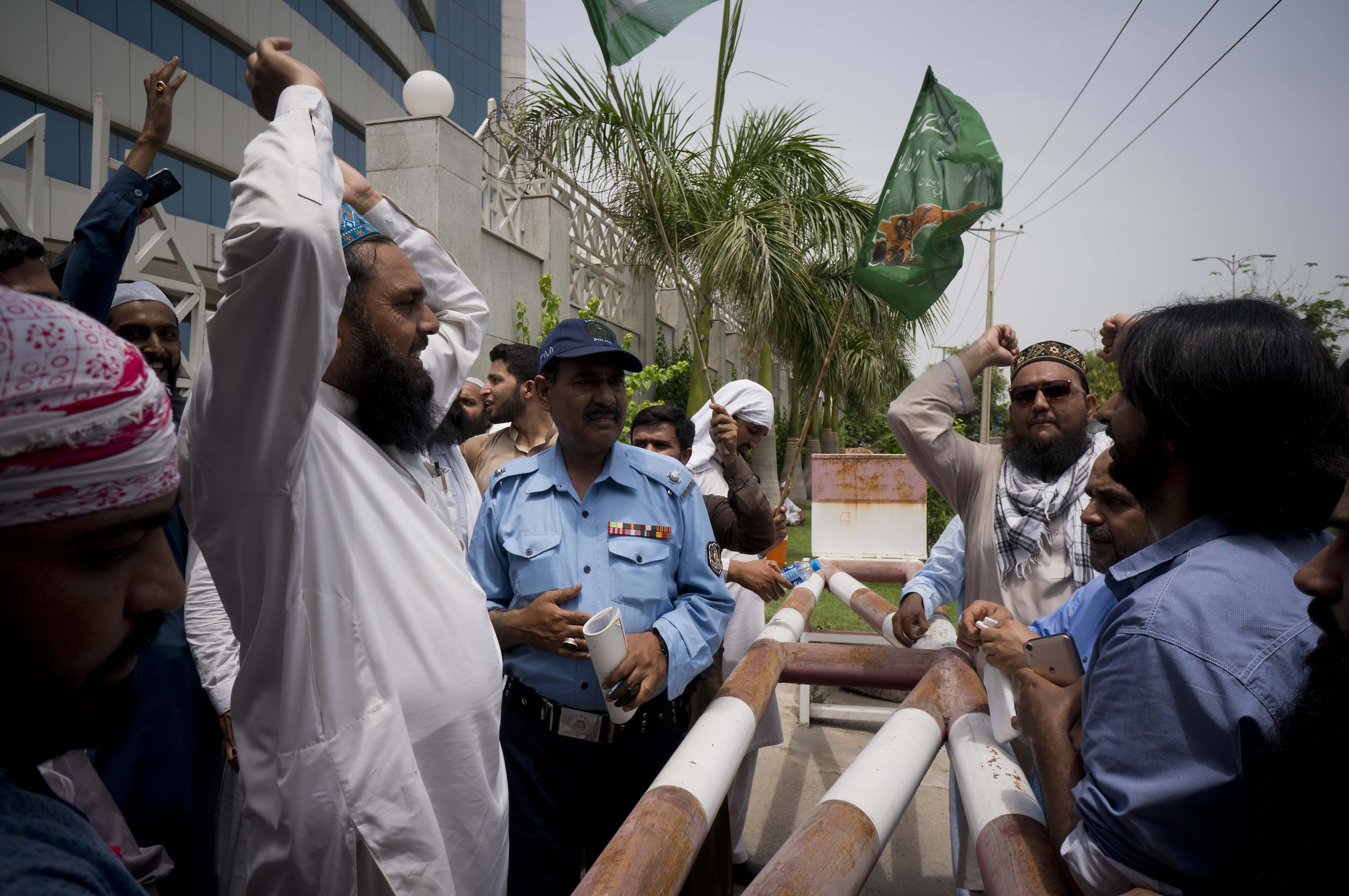 Radicals, extremists campaign ahead of Pakistan elections