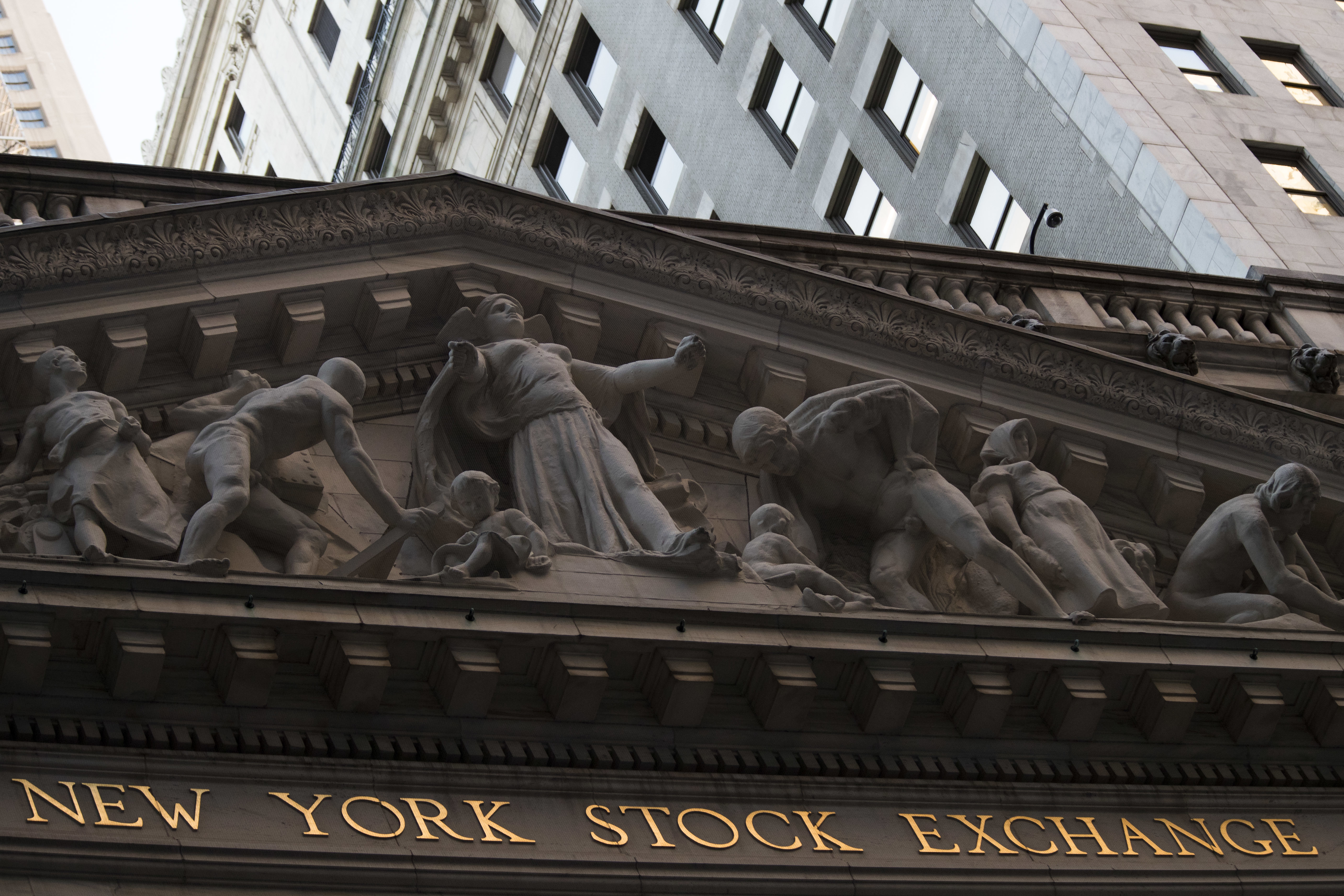 Markets Right Now: US stocks notch another weekly gain