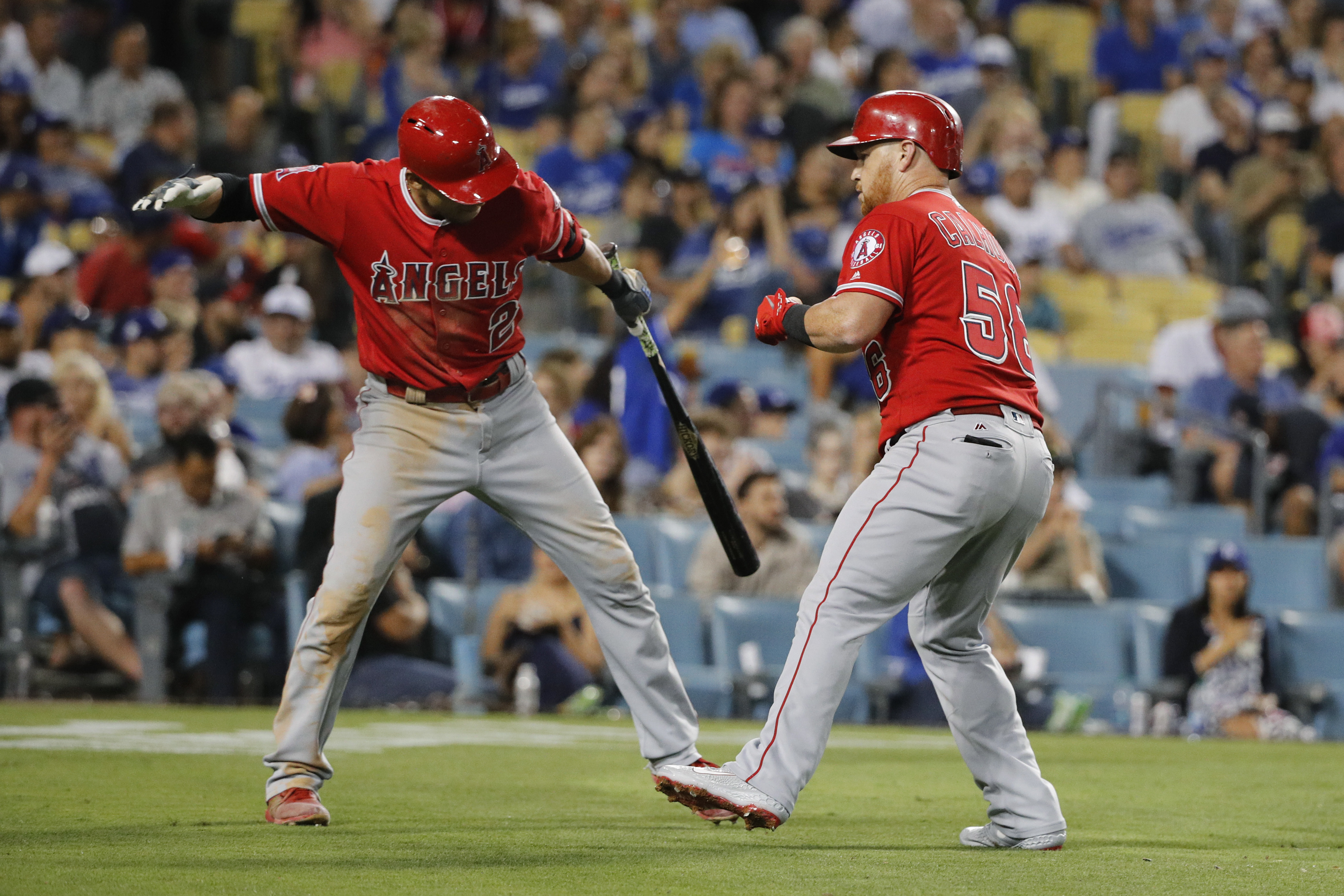 Muncy homers, singles in go-ahead run; Dodgers top Angels