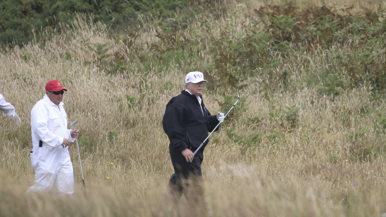 Trump tweets, hits links before high-stakes Putin meeting