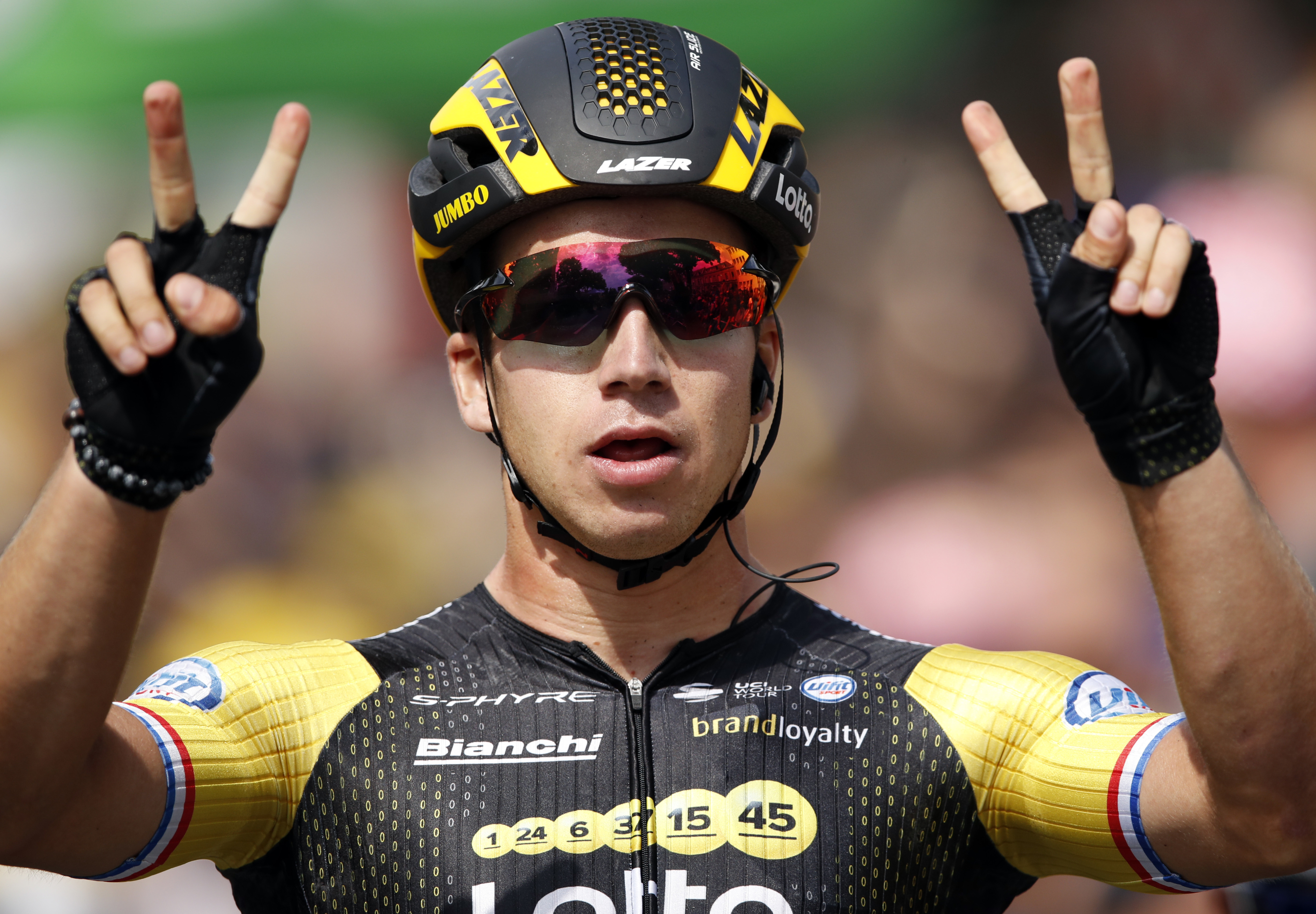 Groenewegen wins 2nd straight stage at Tour; cobbles ahead