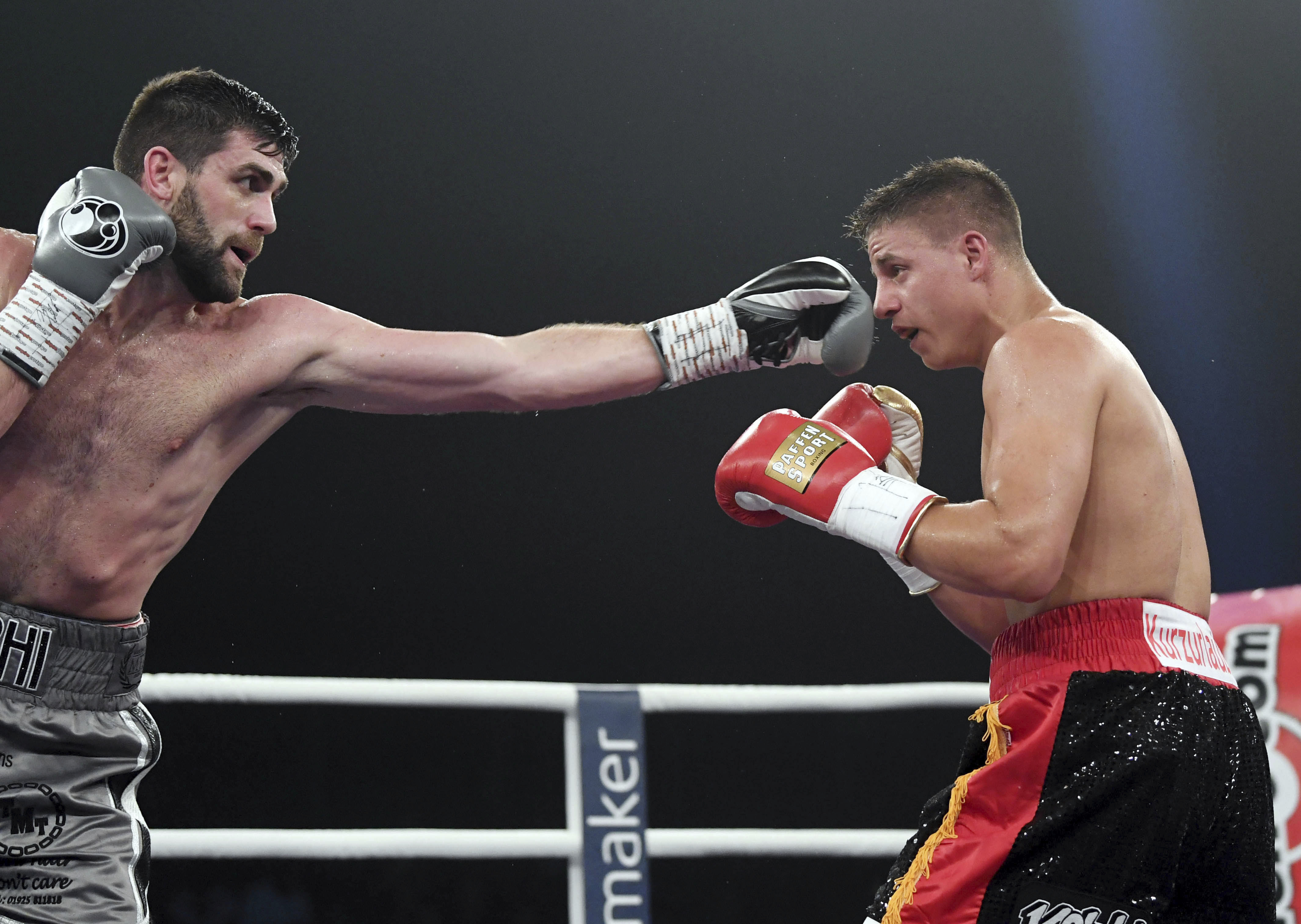 Fielding stops Zeuge to win WBA super middleweight belt
