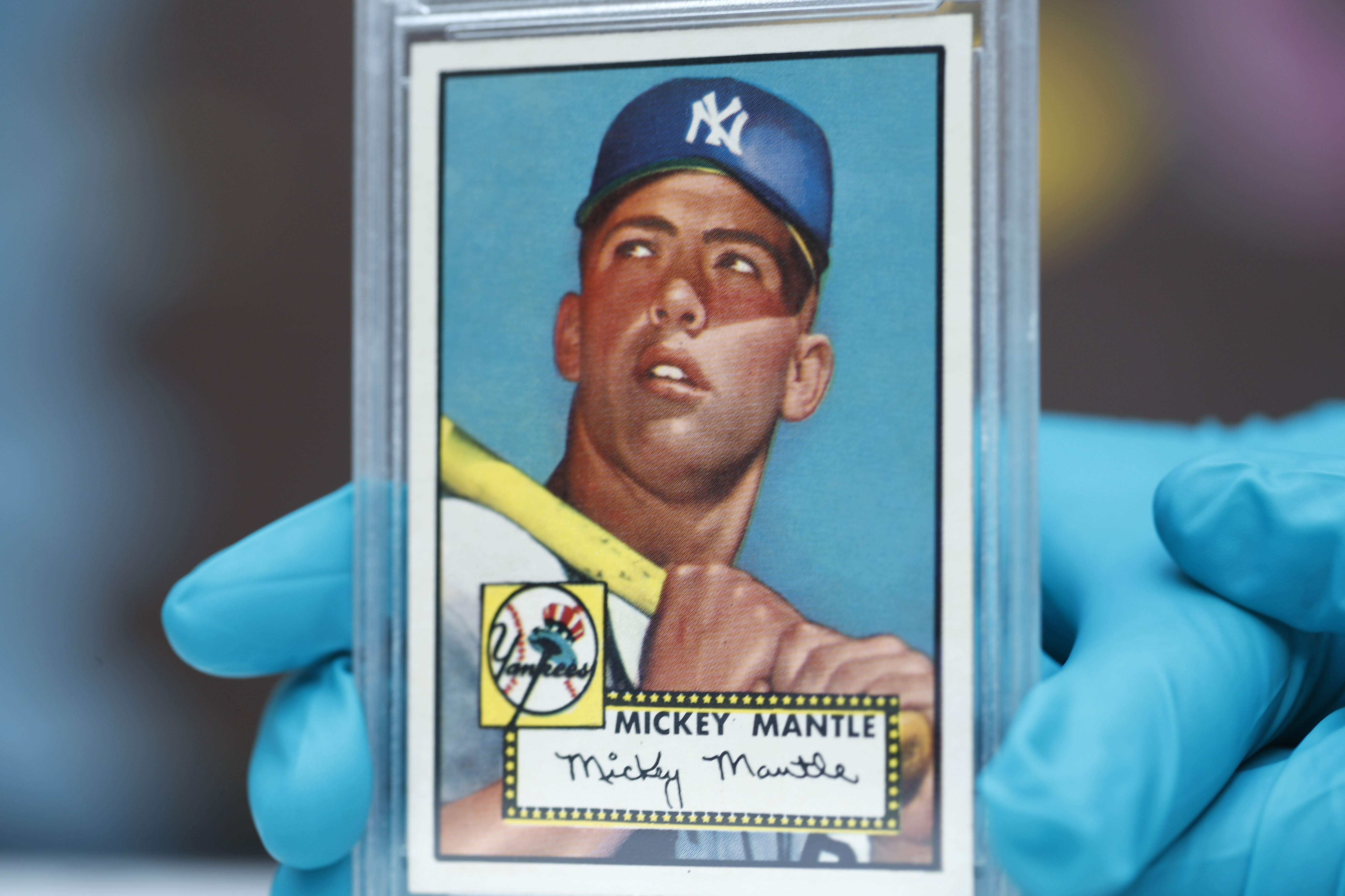 'Holy Grail' of cards _ 1952 Mickey Mantle _ goes on display