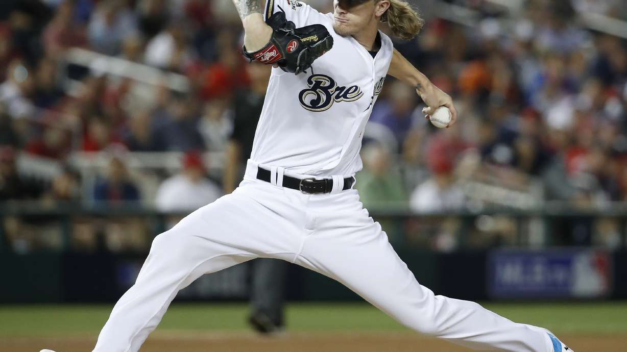 Hader challenged to 're-earn the trust' of Brewers teammates