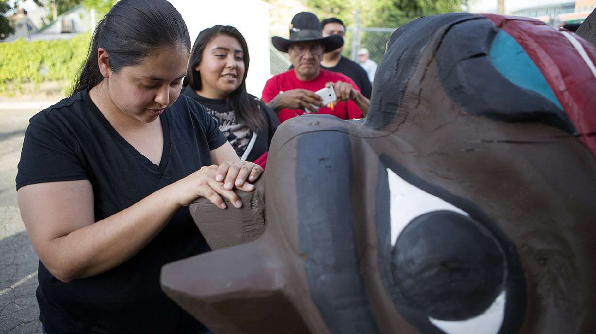 Tribe presents giant bear totem with hope for unity, Bears Ears restoration