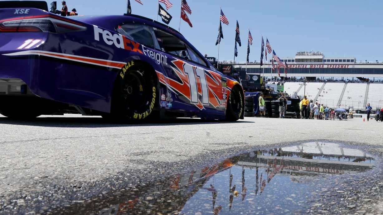 Kurt Busch wins the pole at New Hampshire Motor Speedway