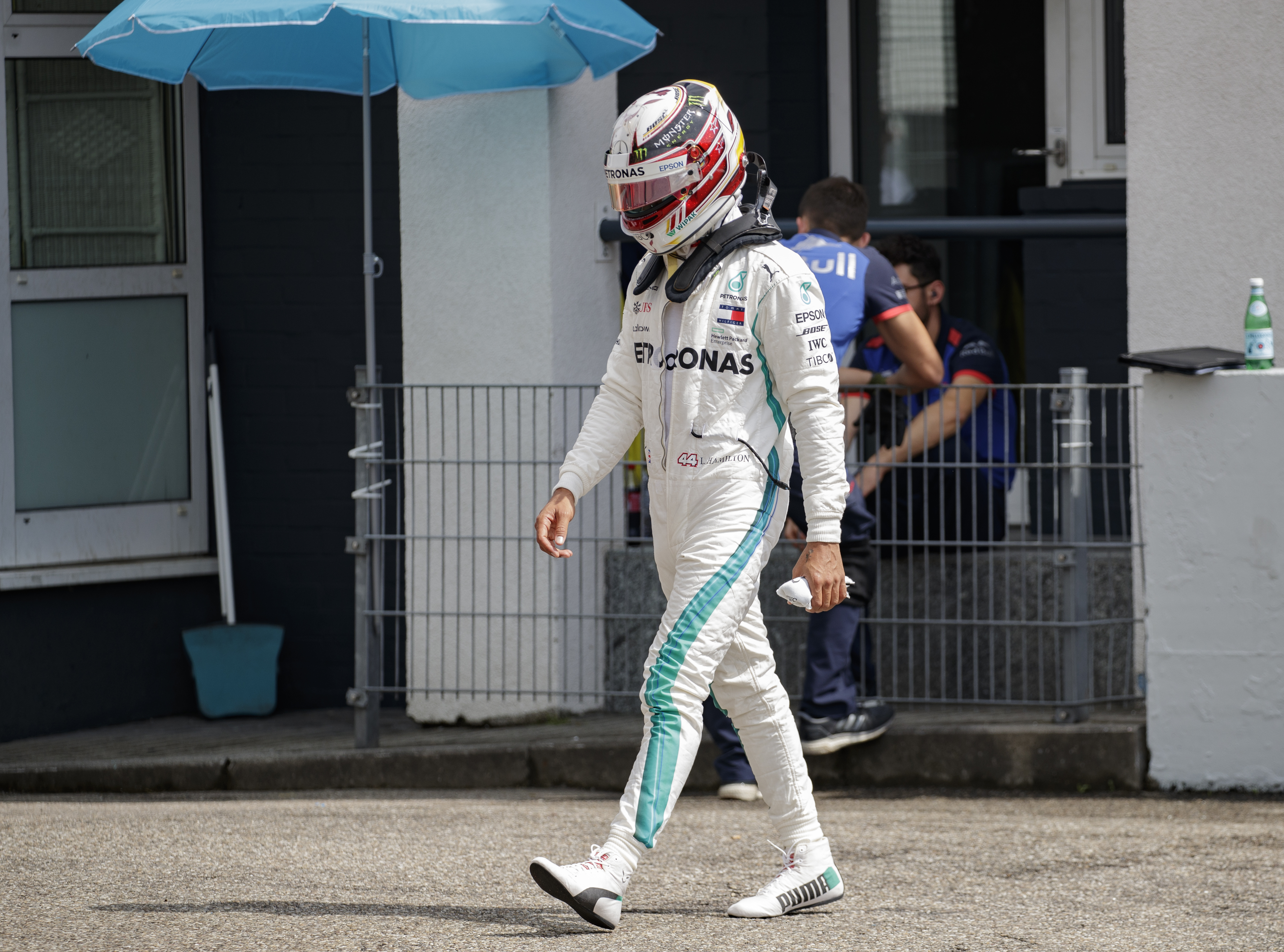 Hamilton's woes piling up after qualifying run ends early