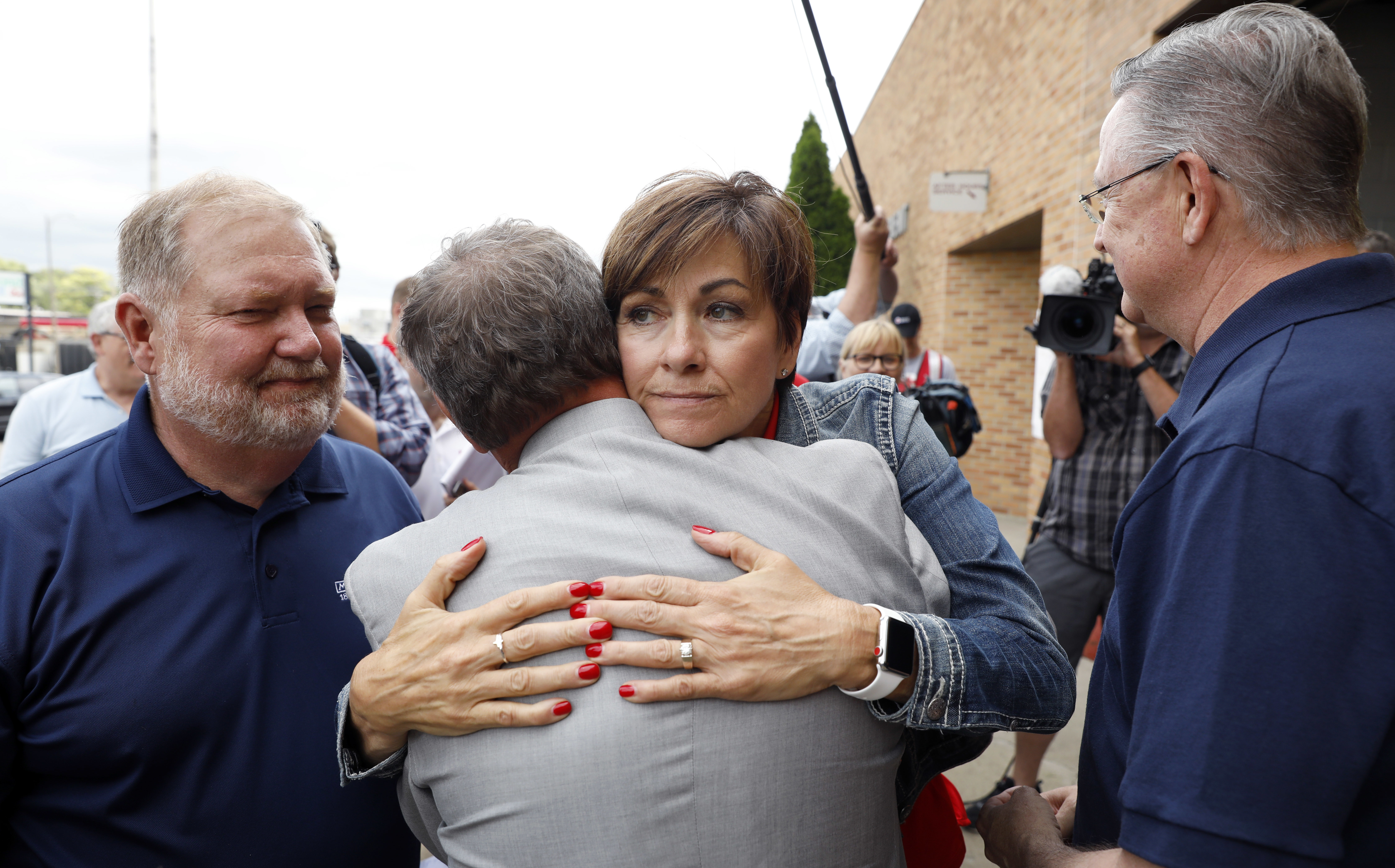 Volunteers provide food, care in wake of Iowa tornadoes