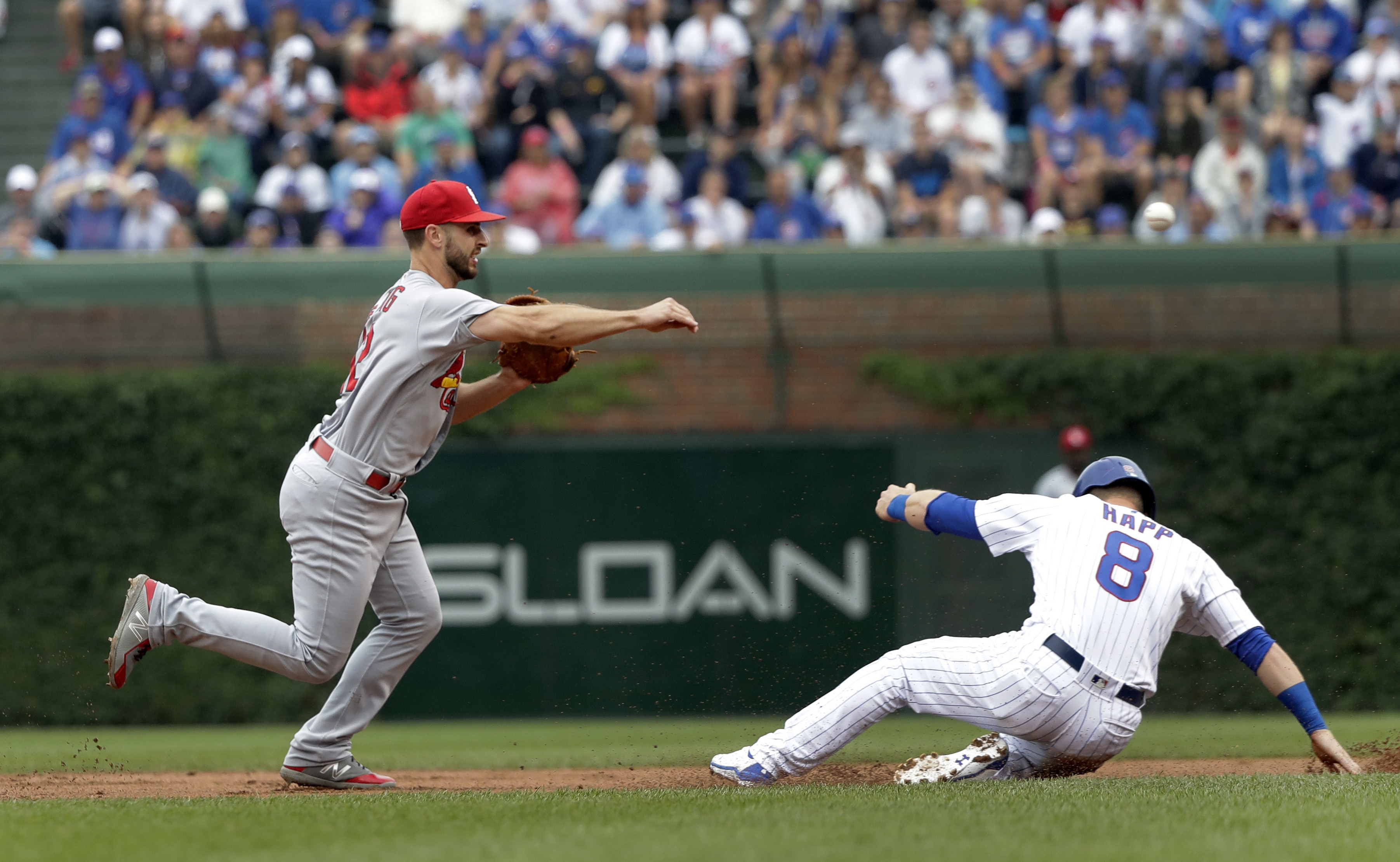 Carpenter homers in 6th straight, Cards top Cubs for split