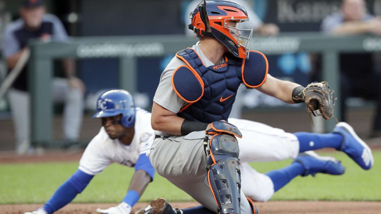 Tigers score 3 in ninth to defeat Royals 5-4