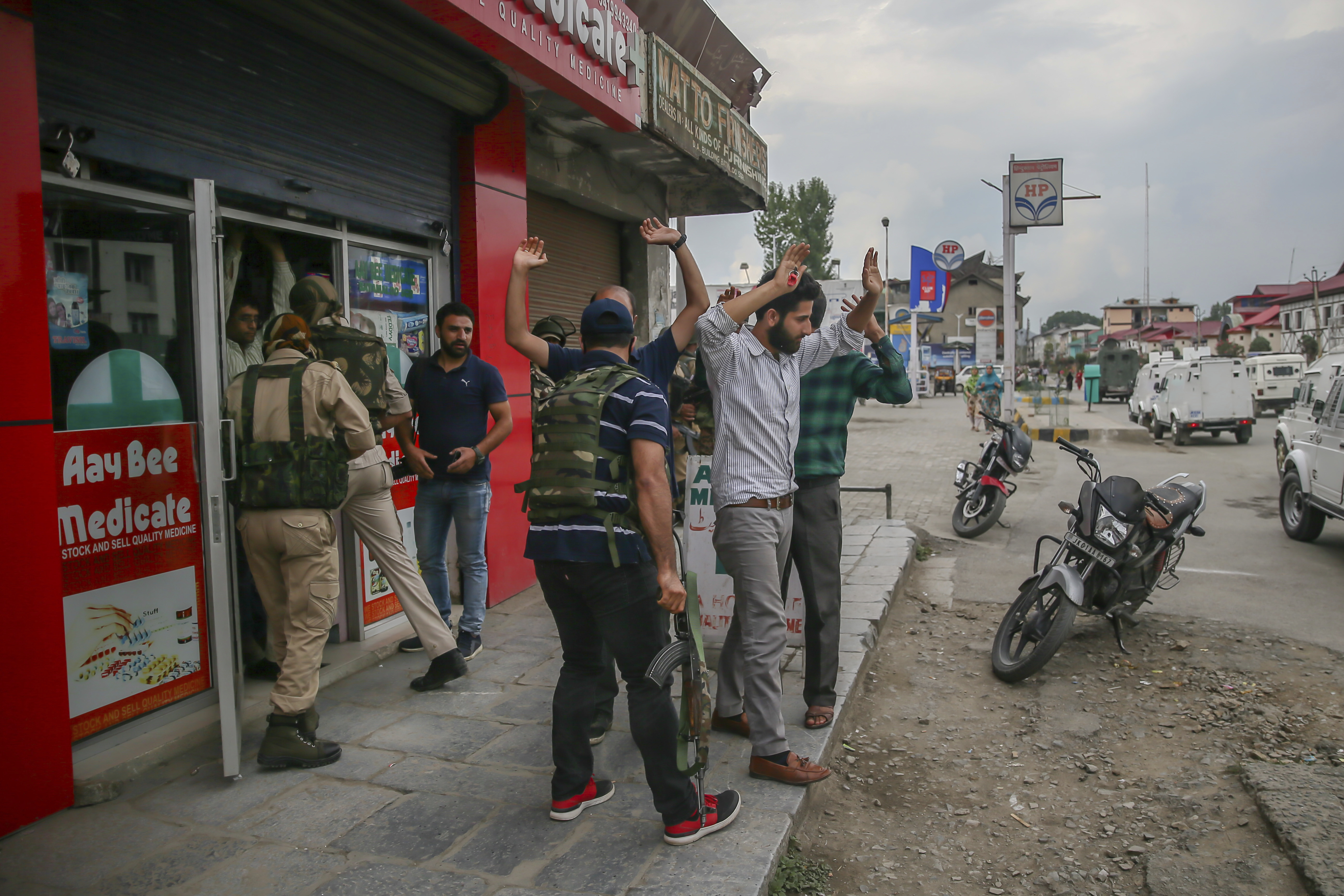 1 Indian soldier killed, 2 injured in Kashmir rebel attack