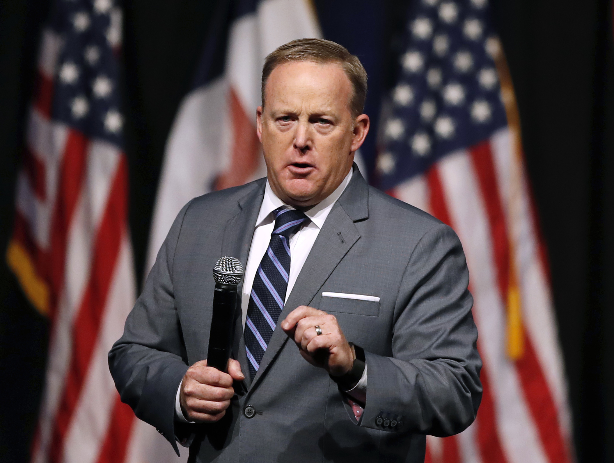 In Spicer's new book, praise for Trump, criticism for press