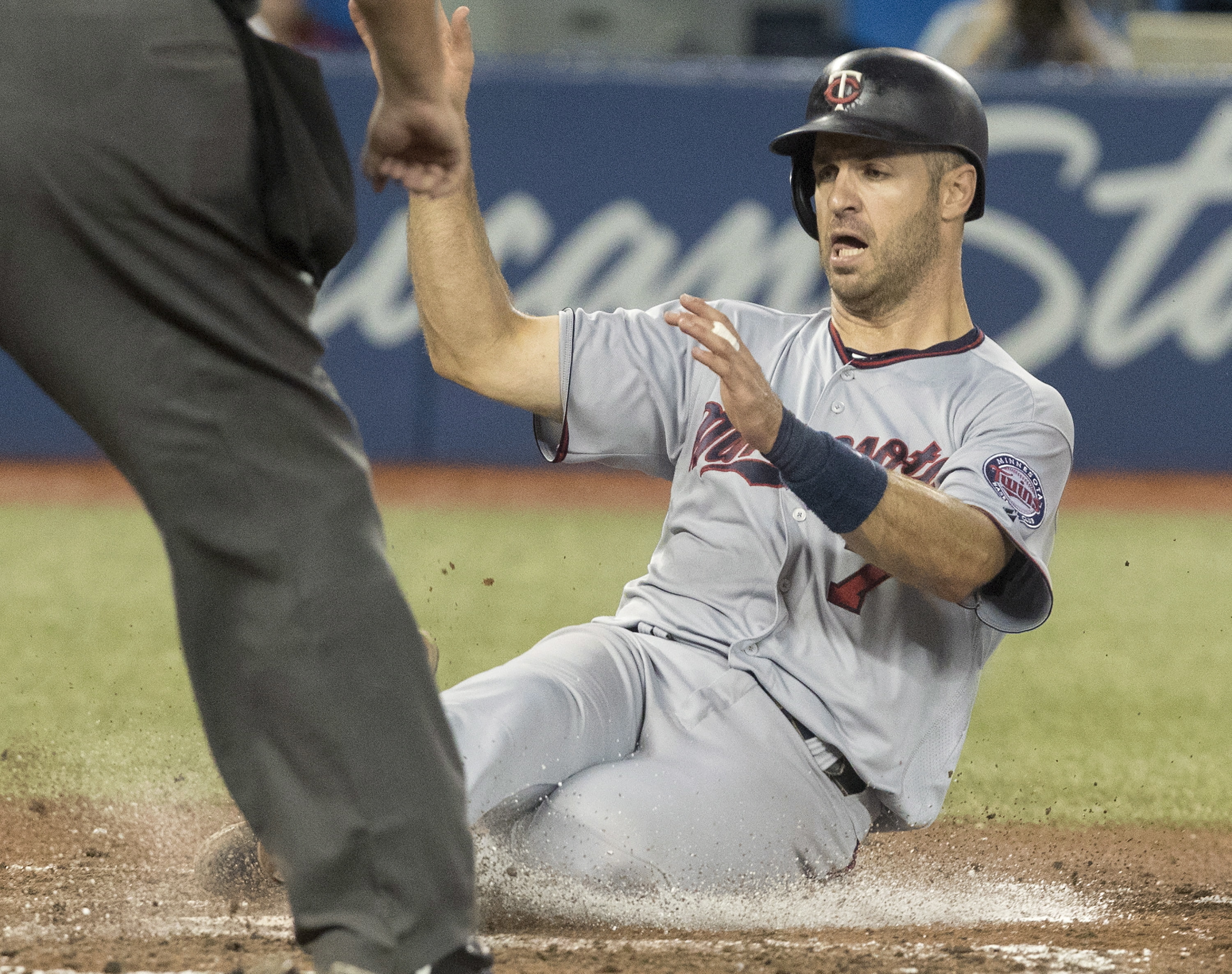 Berrios, Escobar lead Twins to 5-0 win over Blue Jays