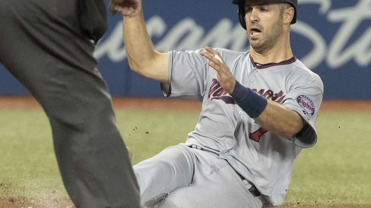 Berrios, Escobar lead Twins to 5-0 win over Blue Jays