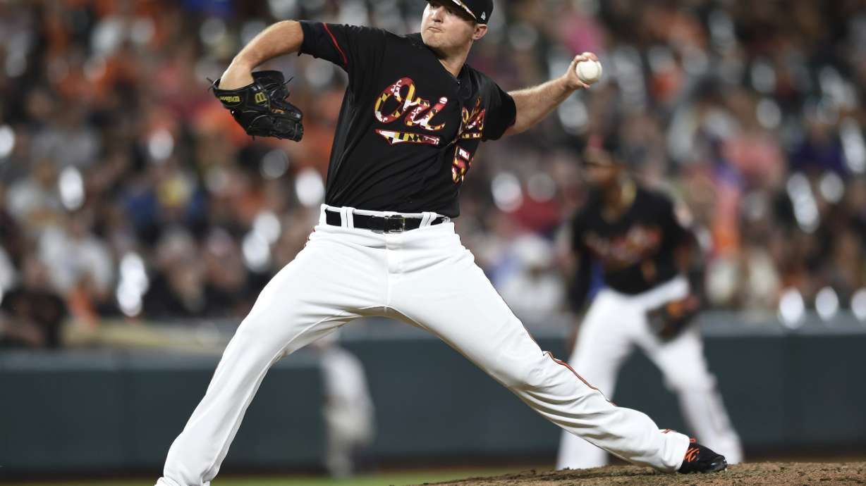Britton to join Yankees on Thursday, Chapman remains closer