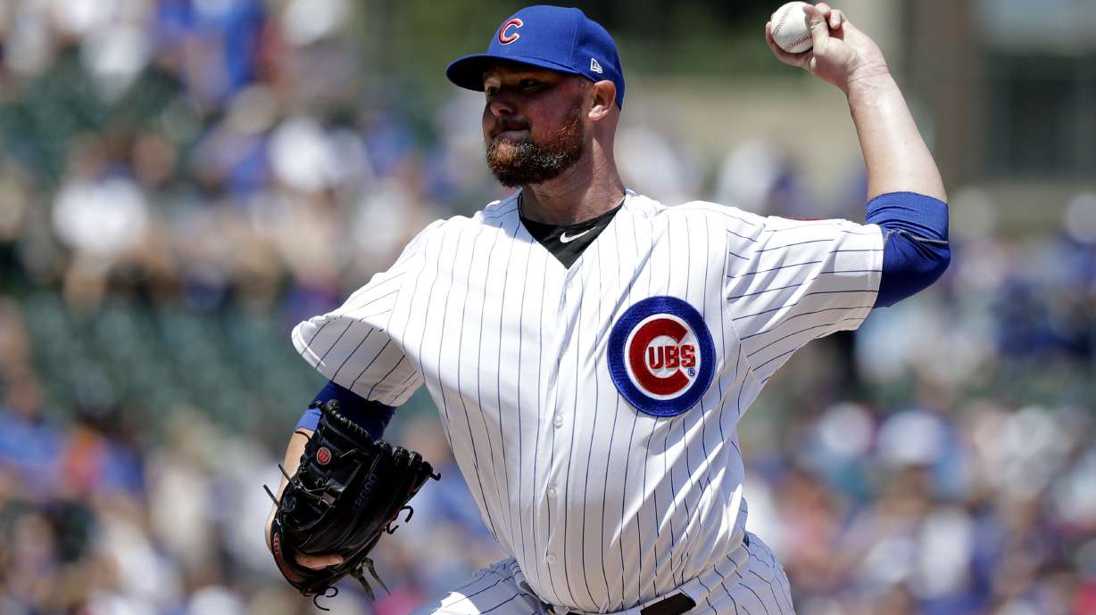 Cubs edge Diamondbacks 2-1 on unearned run in eighth