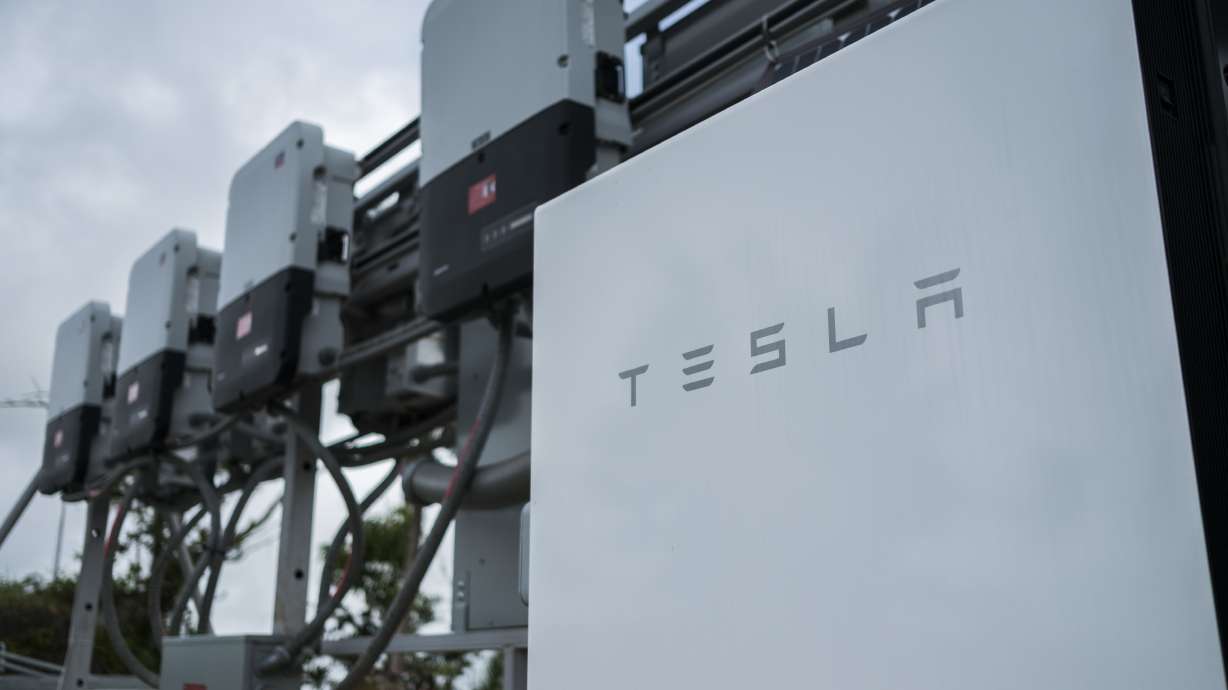 Tesla, others help Puerto Ricans go solar amid power turmoil