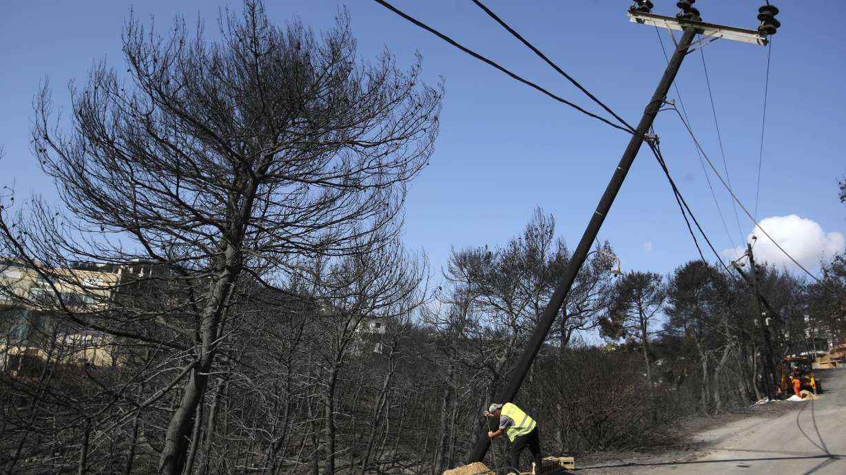 Greek fire damages over 2,000 homes, 500 of them gutted