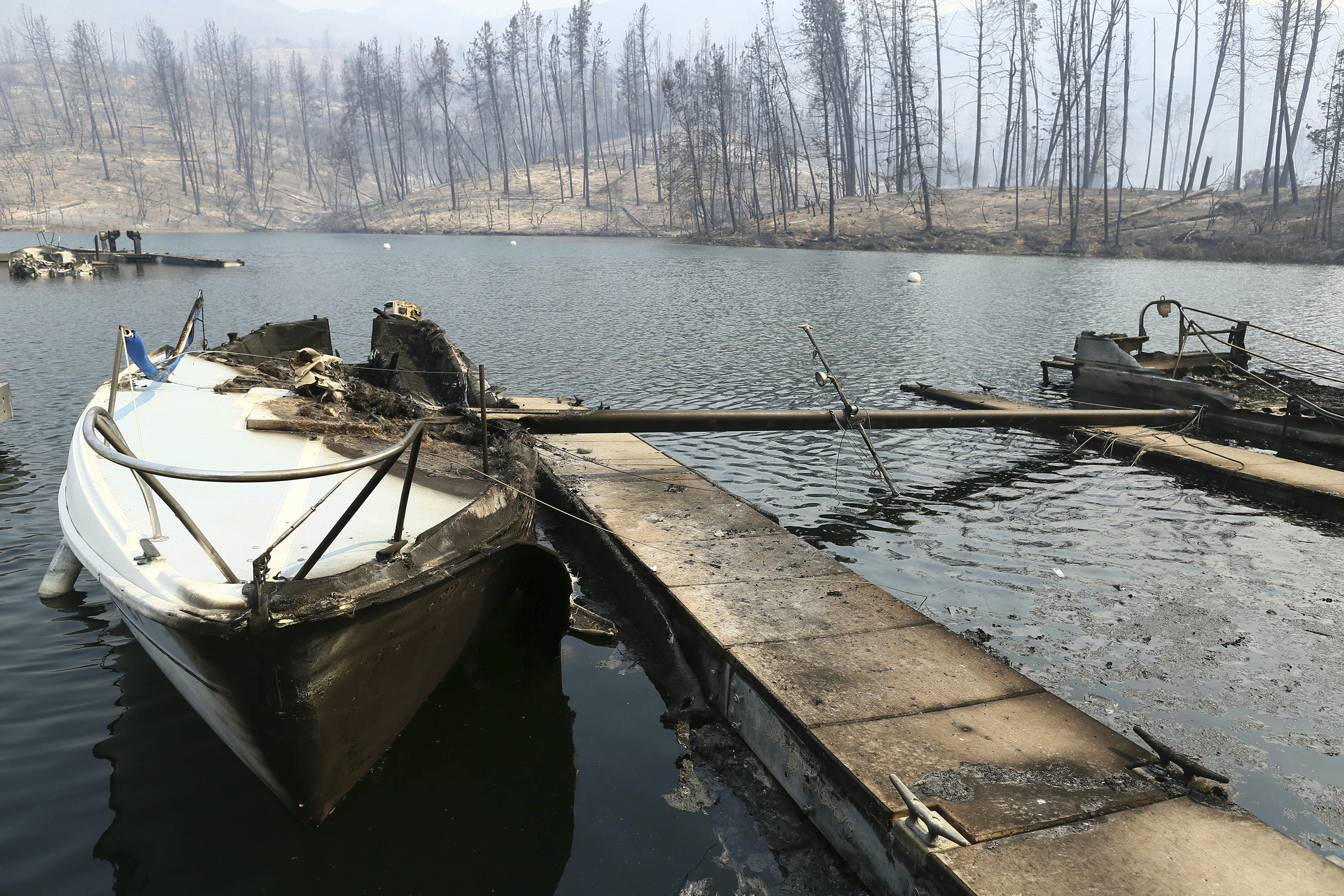 The Latest: California wildfire burns 500-plus structures