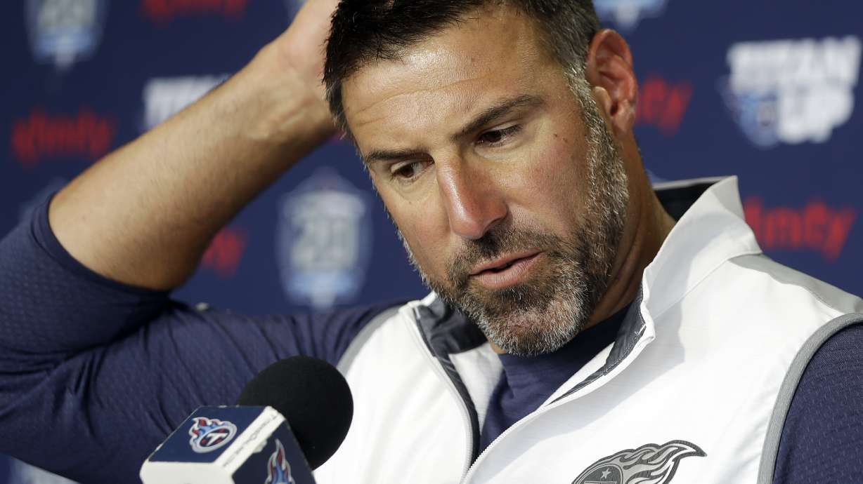 Titans sign tight end Delanie Walker through 2020