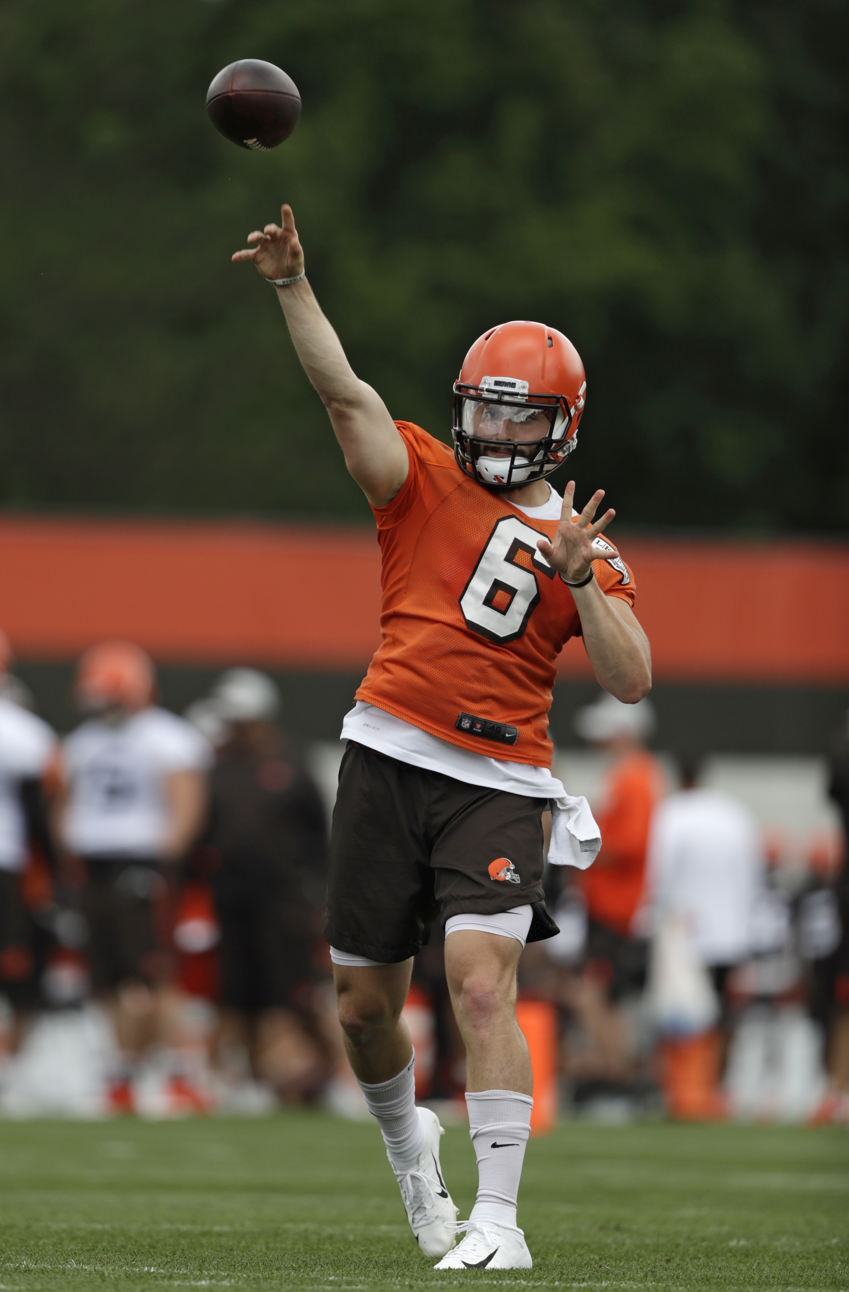 QB RV: Mayfield, Browns quarterbacks hanging out in camper