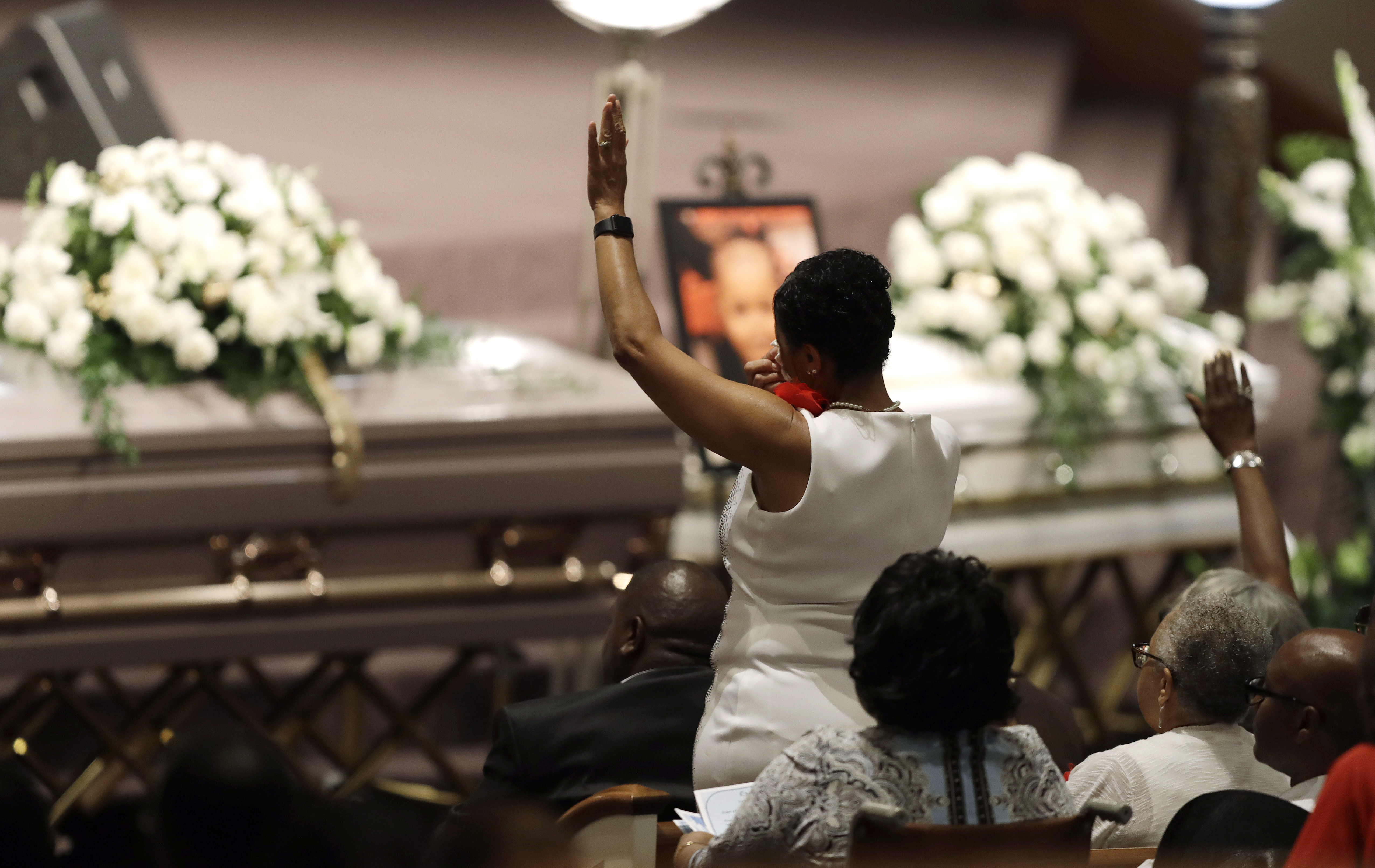 Funeral held for last 5 of 9 relatives killed in Missouri duck boat sinking