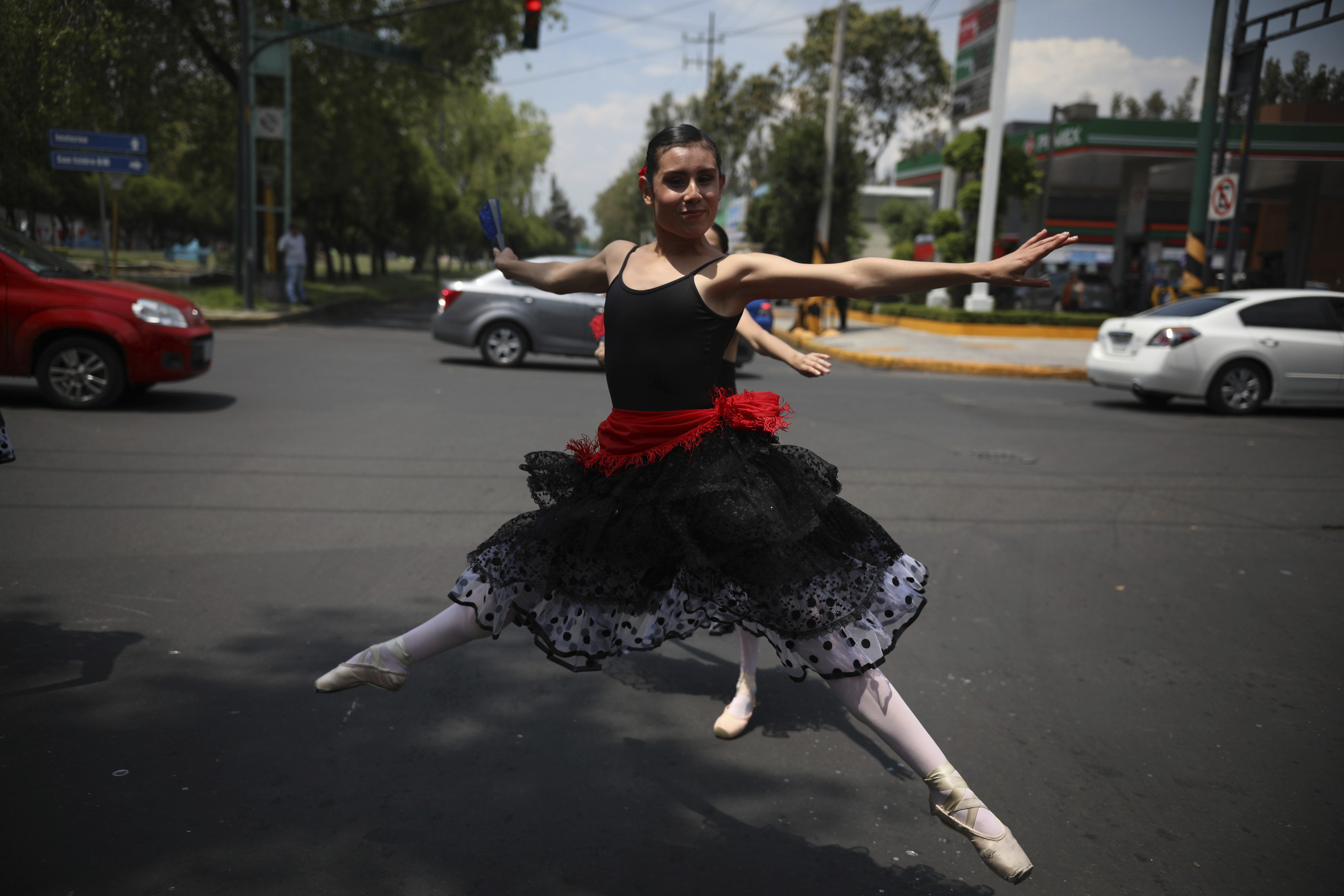 Correction: Mexico City-Traffic Ballet story