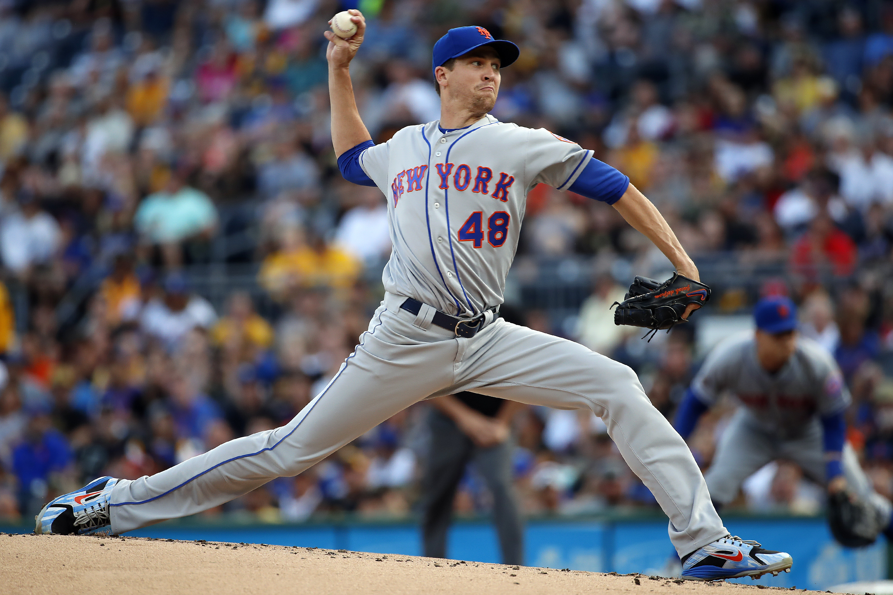 Williams outduels deGrom, Pirates blank Mets 5-0