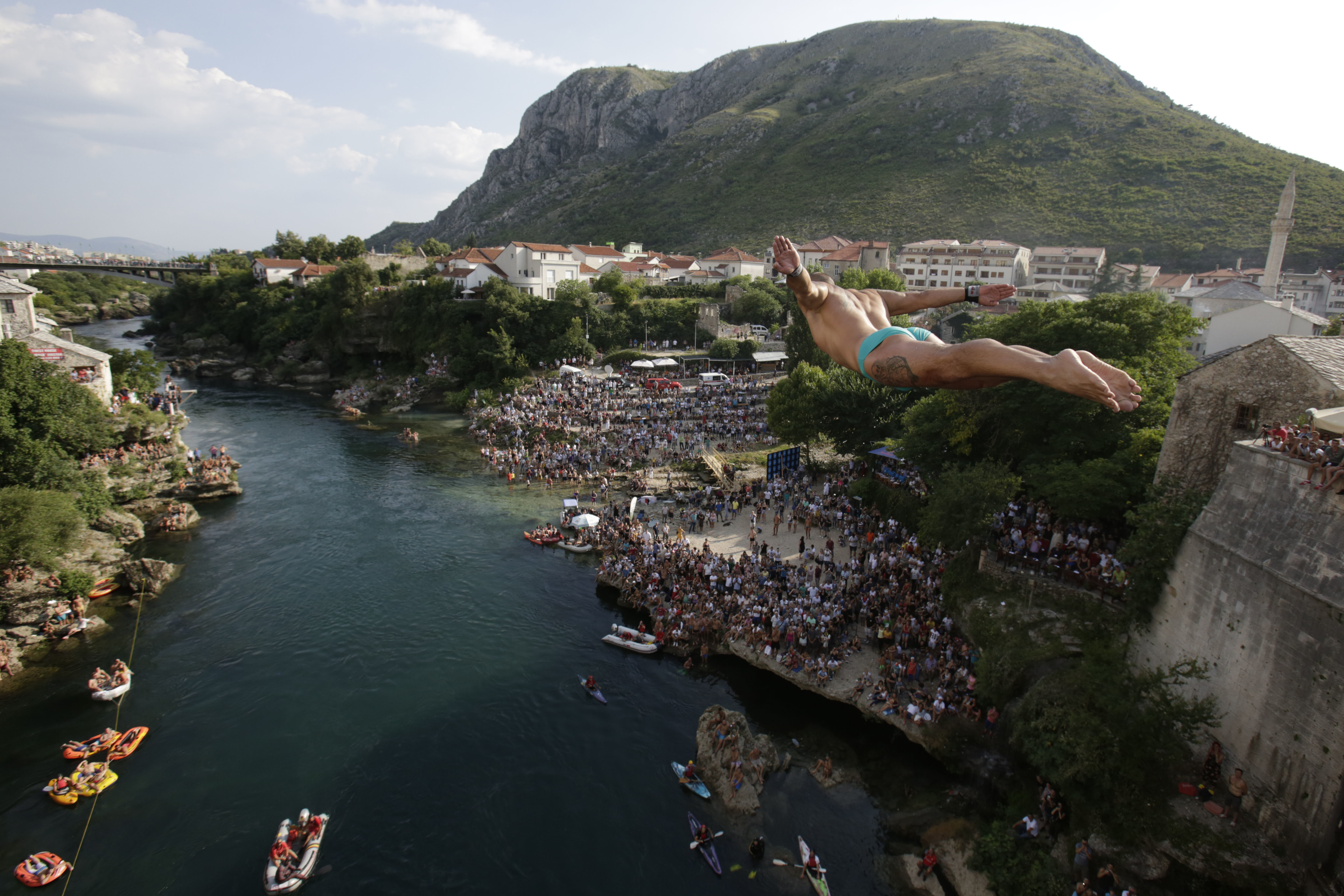 Bosnian city finds peak in centuries-old bridge diving