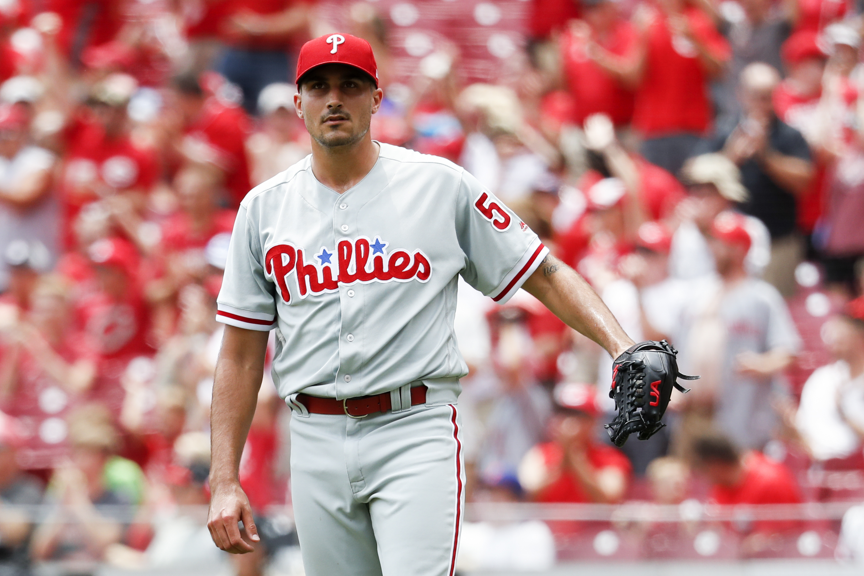 Gennett homers to back Castillo, Reds beat Phillies, 4-0