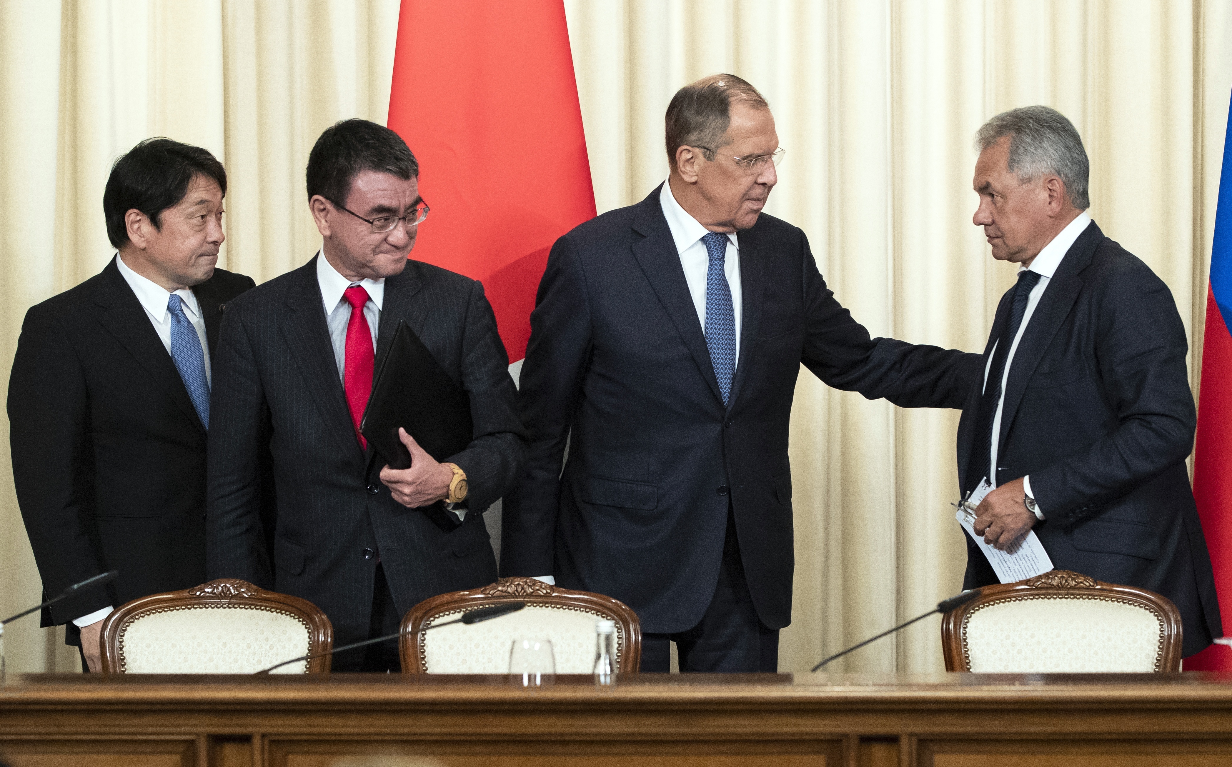 Russia, Japan hope business ties will improve island dispute