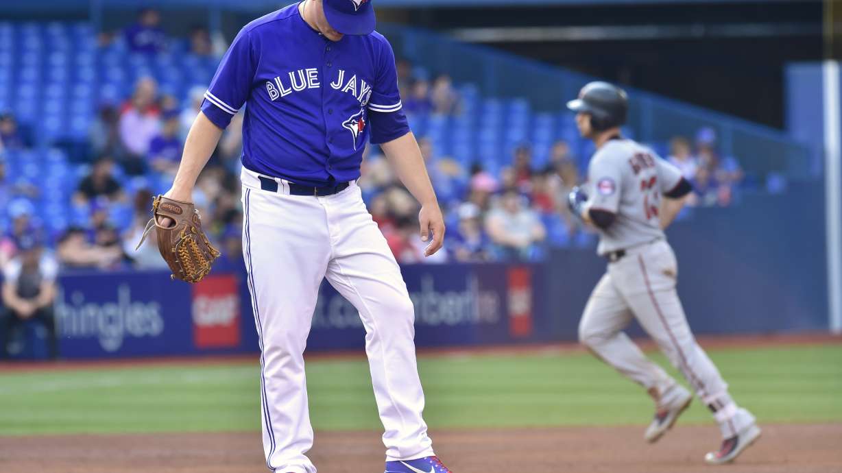 Phillies get lefty reliever Aaron Loup from Jays