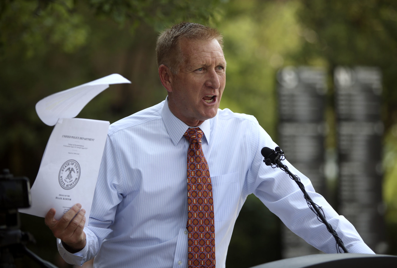 Ex-Sheriff Jim Winder (D) endorses Justin Hoyal (R) for sheriff