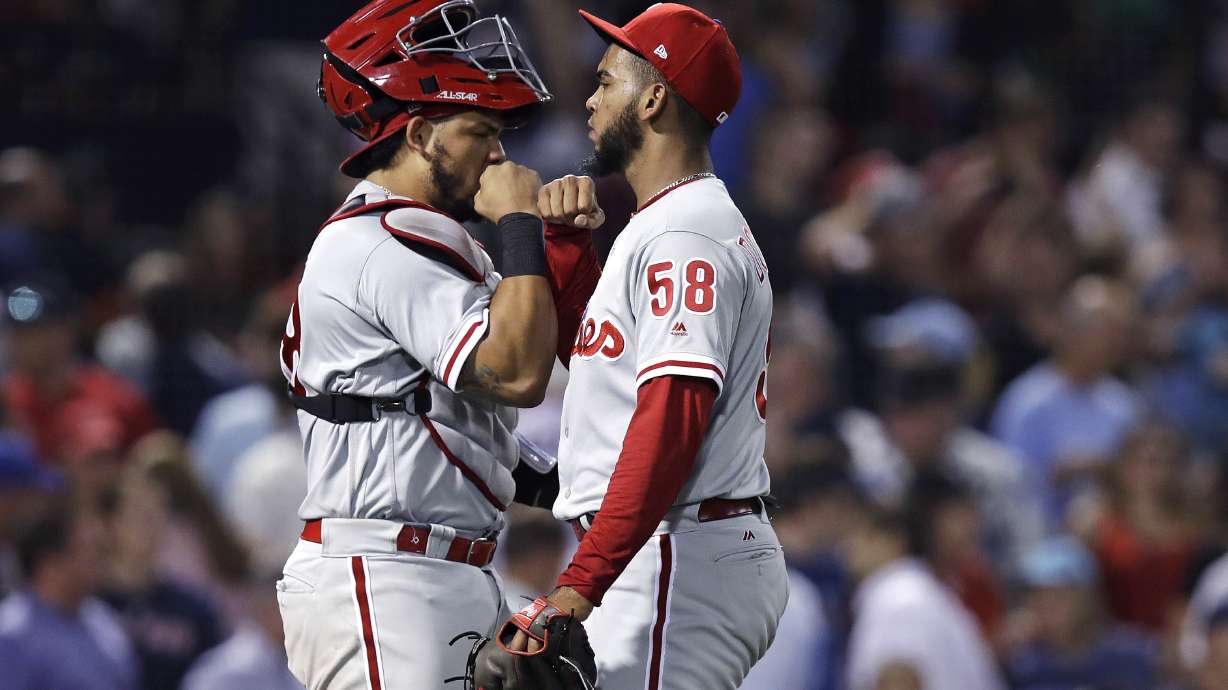 Arrieta helps Phillies end slide with 3-1 win over Red Sox