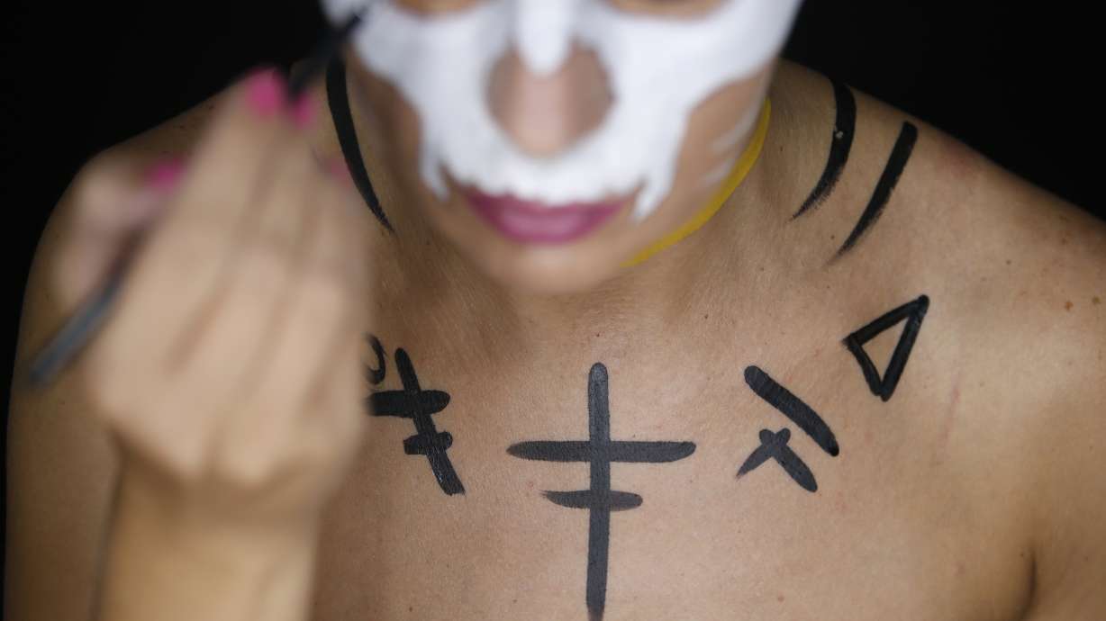 Art of illusion: Face paint transforms Serbian makeup pro