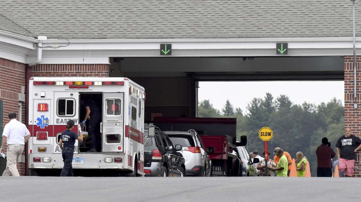 Crash at Connecticut auto auction leaves 6 injured