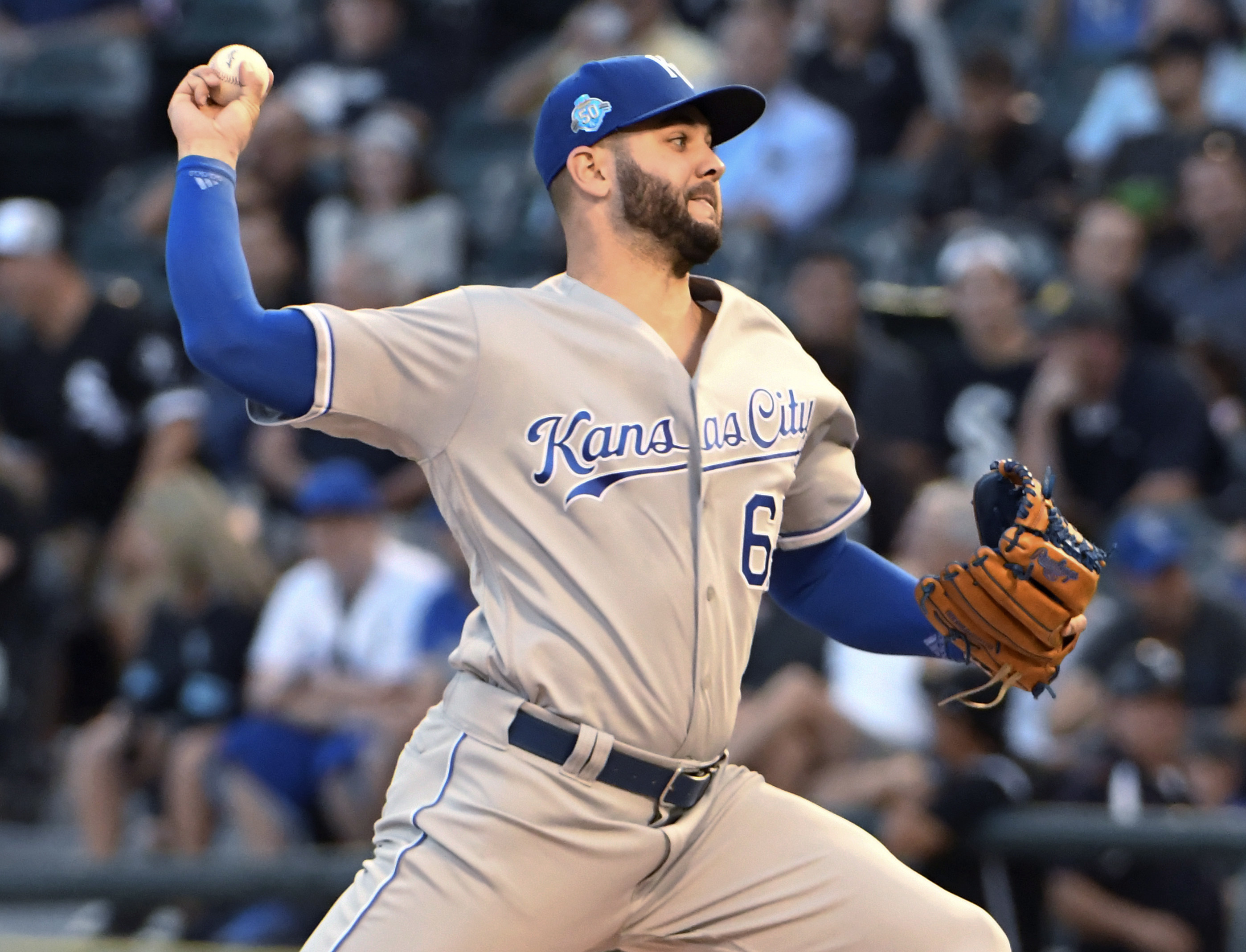 Gordon homers as Royals beat White Sox 10-5