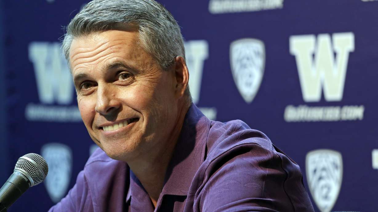 Roaring jets trigger queasy memories for Chris Petersen