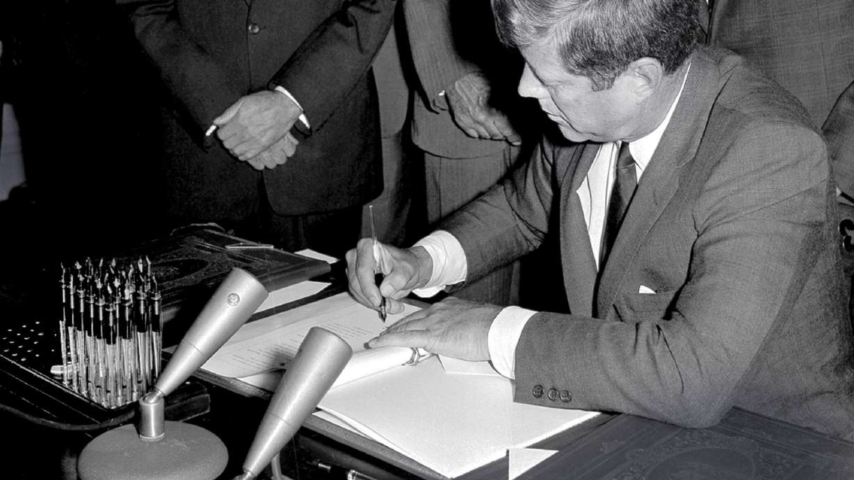 Is JFK's luster fading? Key memorabilia doesn't sell