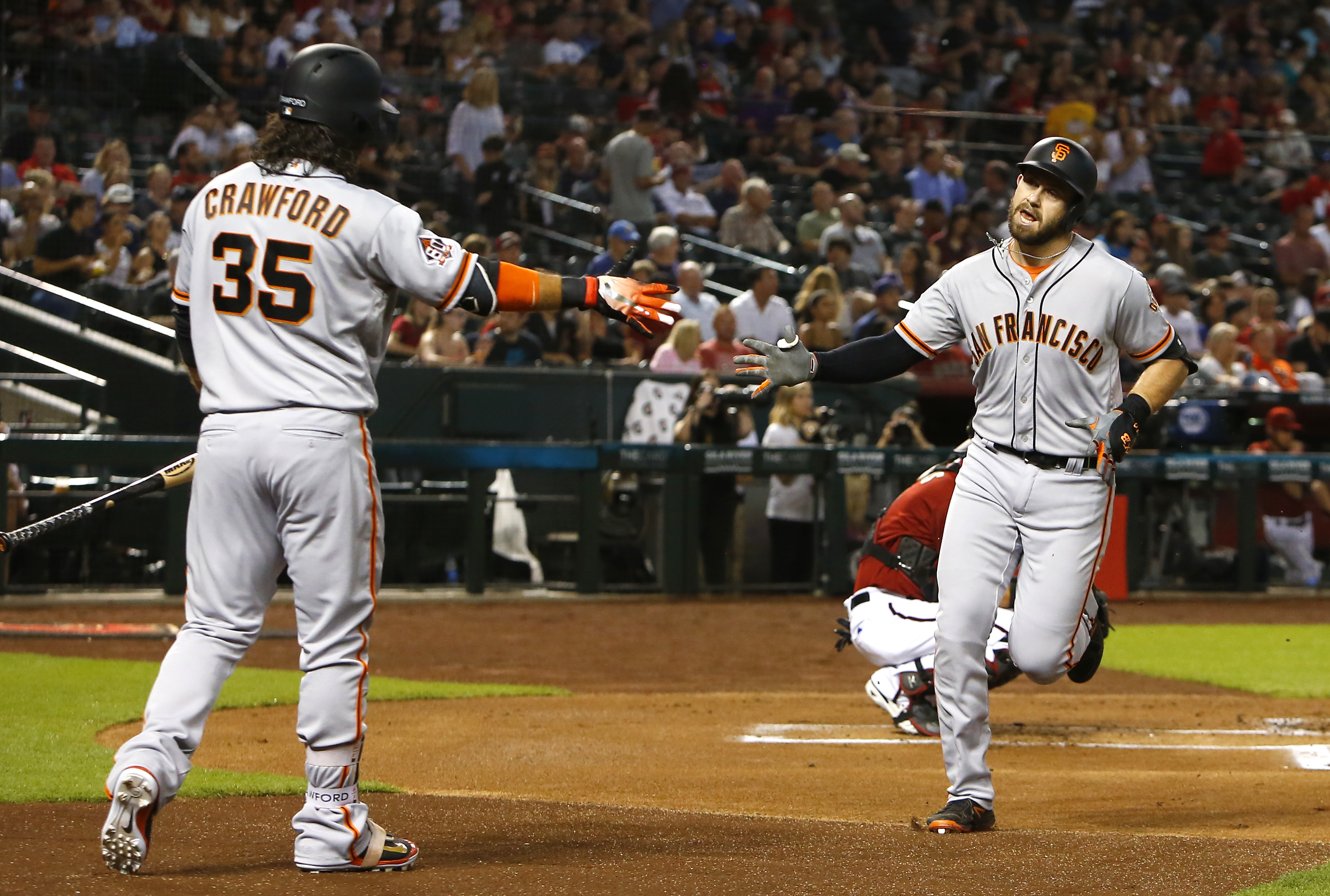 Bumgarner leads Giants to 8-1 win over Diamondbacks