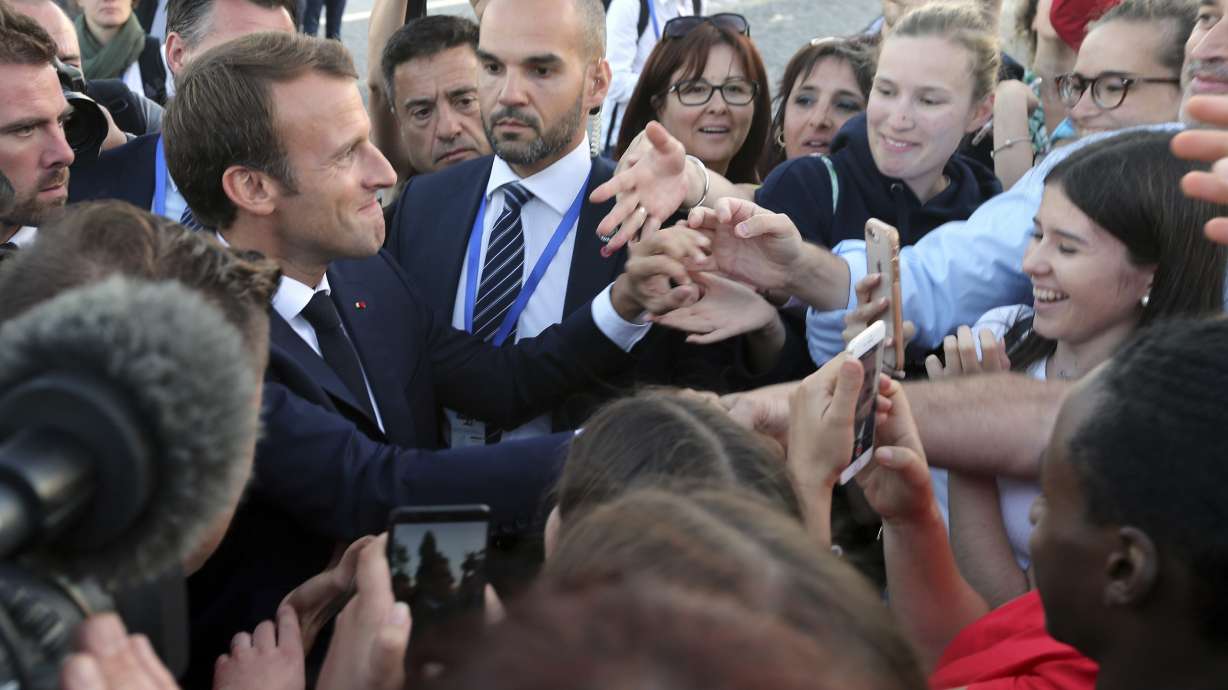 Macron, May to discuss Brexit at dinner in southern France