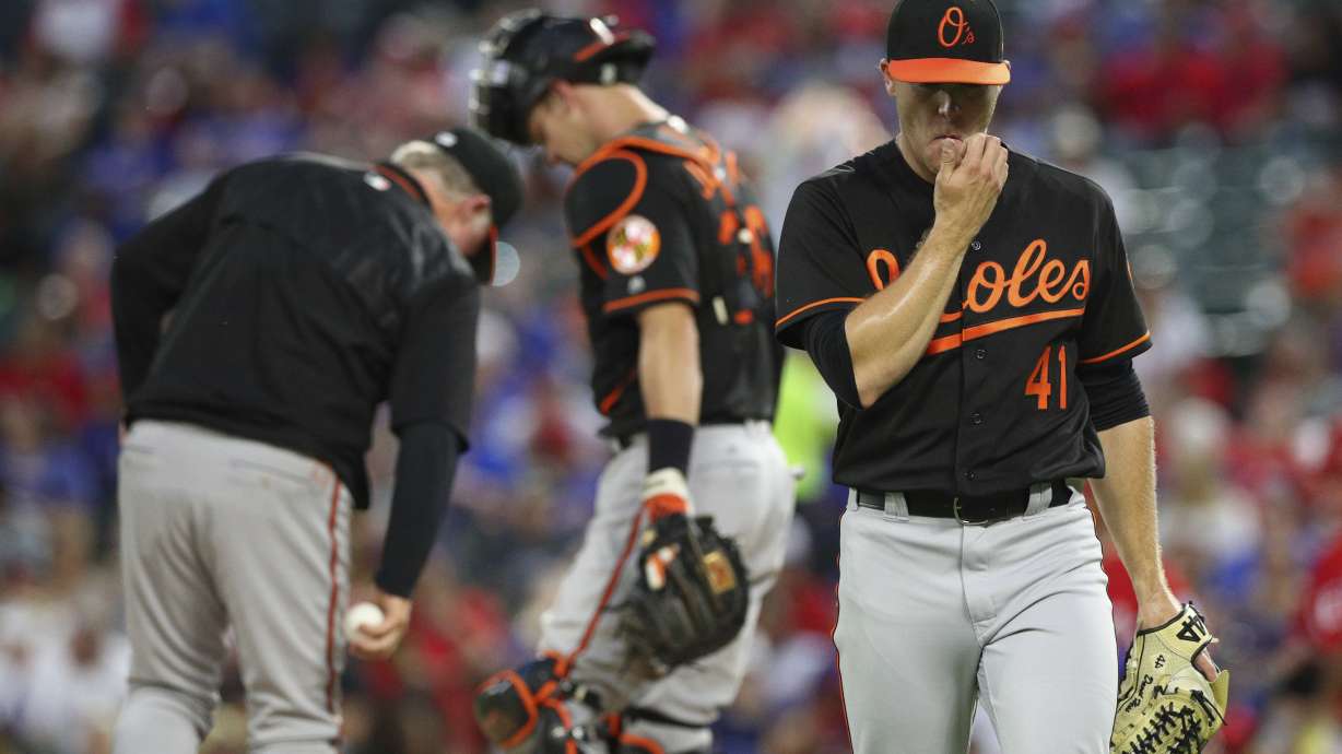 Odor, Gallo, Chirinos homer in 4th, Rangers rip Orioles 11-3